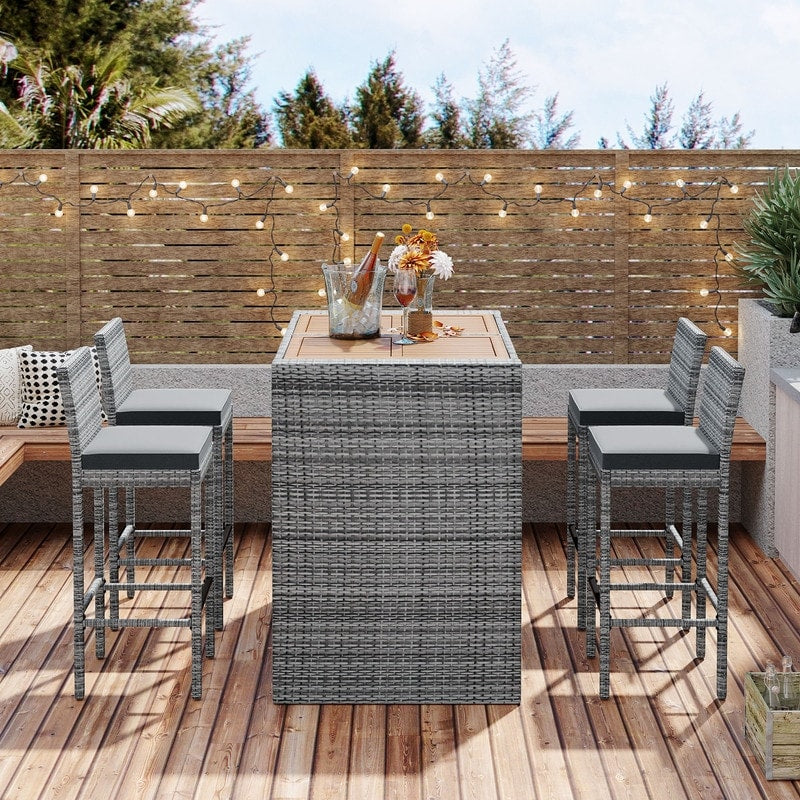 Ensemble de salle à manger et bar de patio 5 pièces, chaises hautes avec coussin