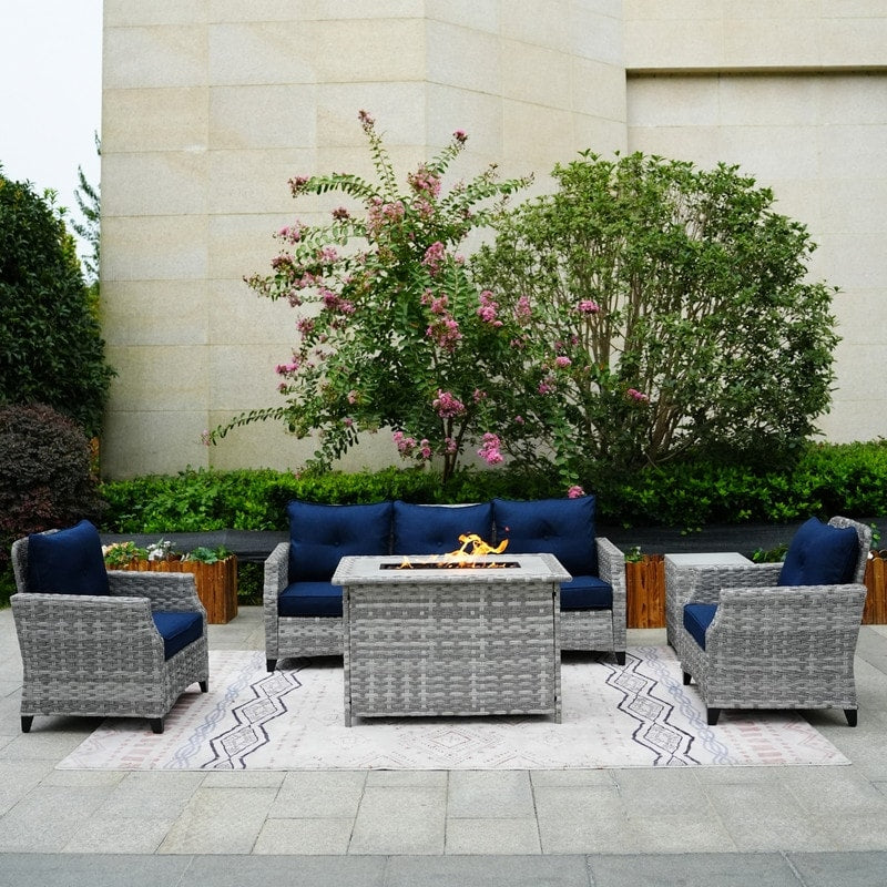 Ensemble de canapés de patio en osier 5 pièces avec table de foyer et housse de pluie