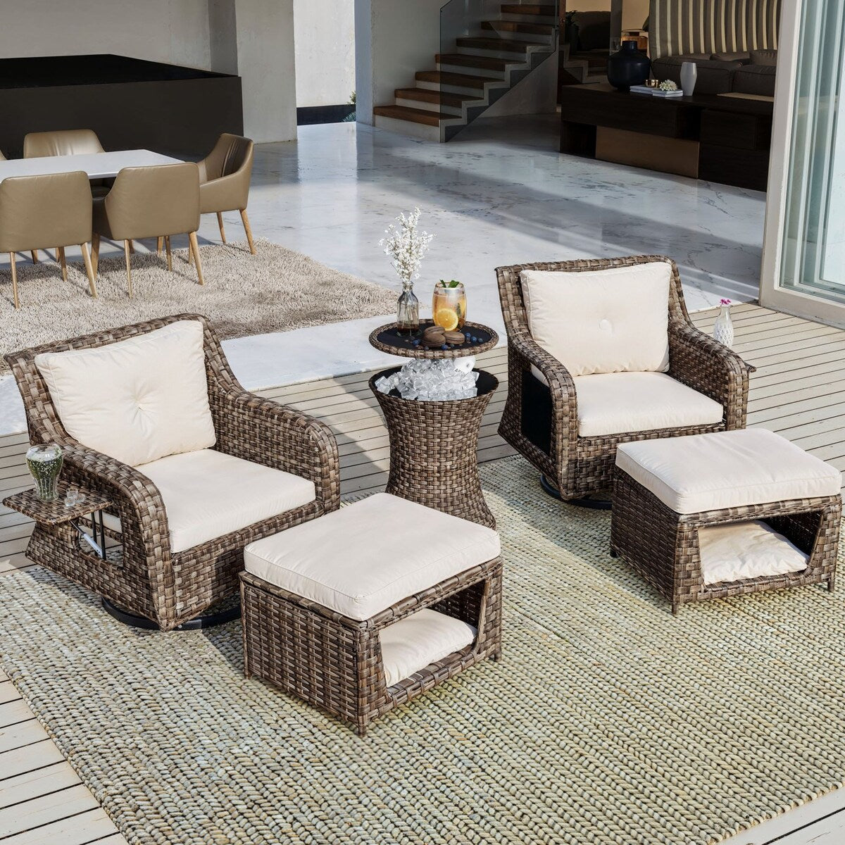 Ensemble de 5 chaises à bascule d'extérieur en osier avec table de bar et niche pour animaux