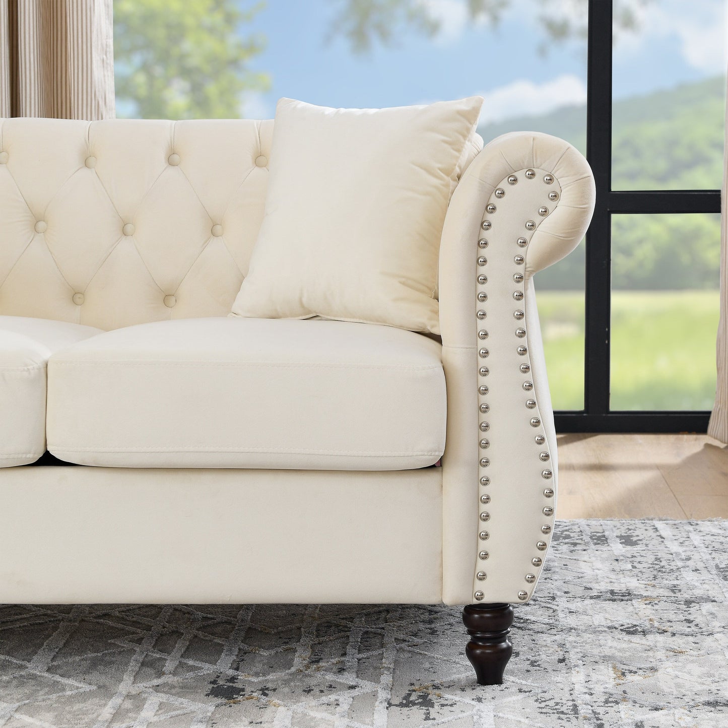 Canapé Chesterfield 2 places en velours 58,8 avec accoudoirs roulés, garniture cloutée et 2 coussins