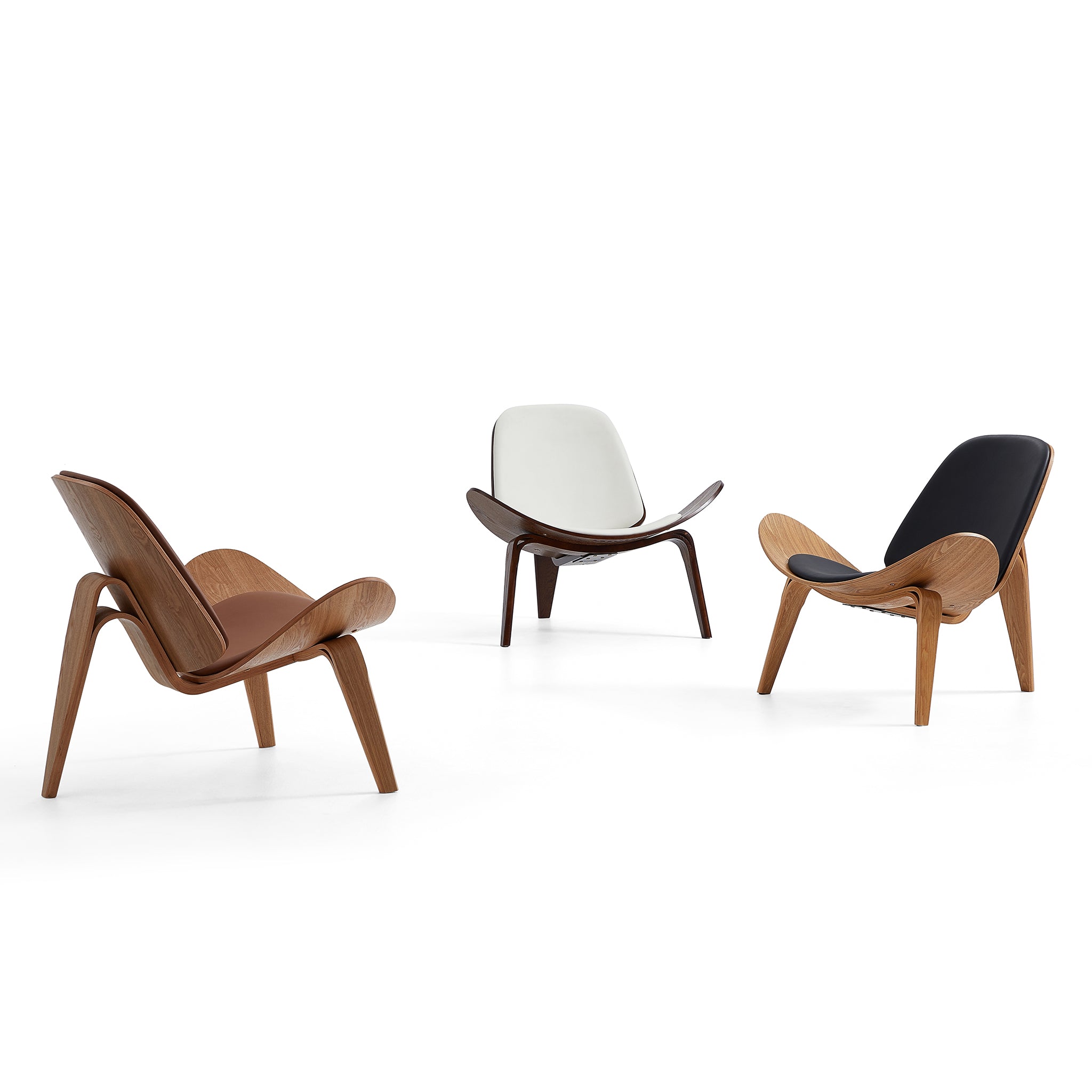 Chaise à coque noire Mermaid Wegner