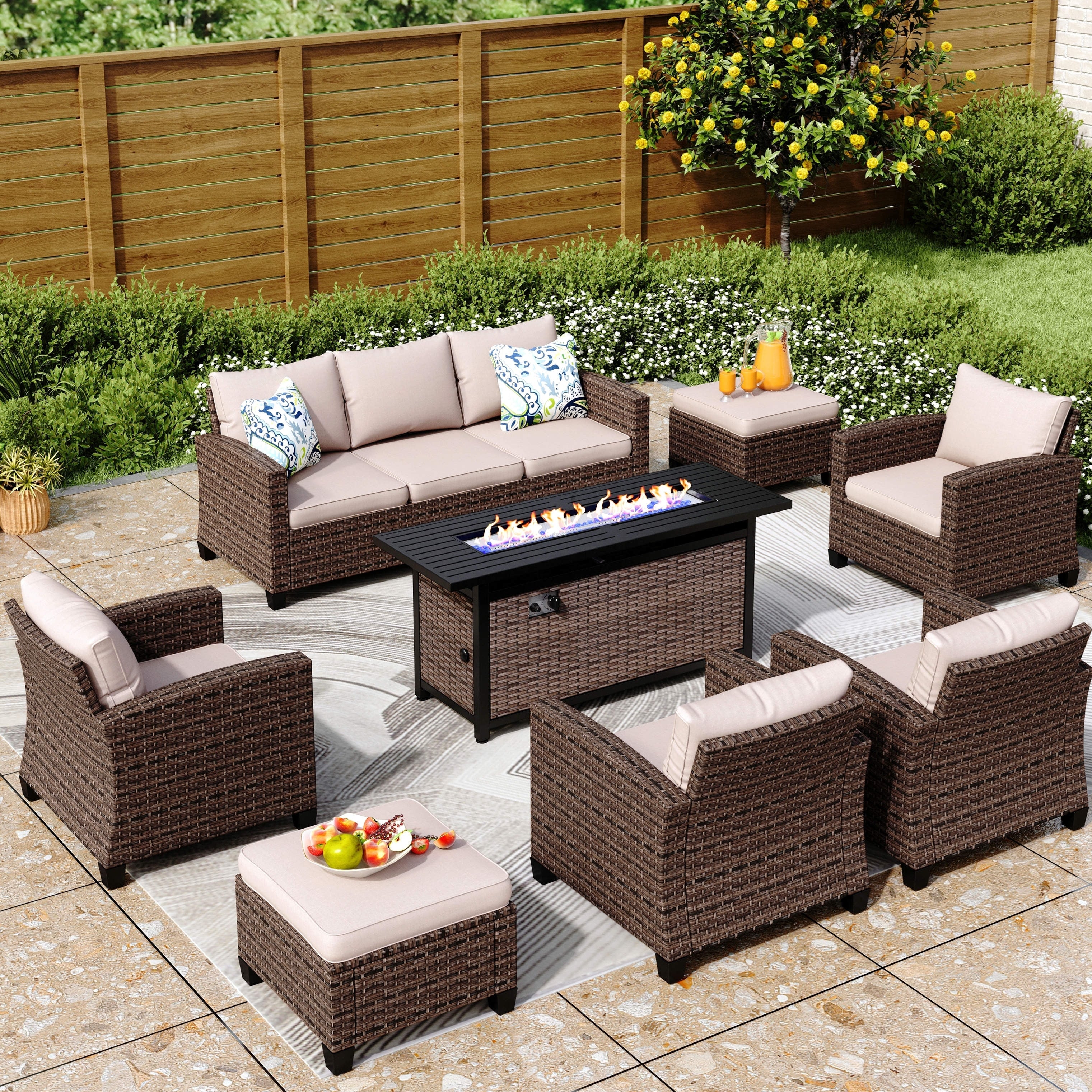 Ensemble de salon de jardin 7/9 places en rotin et osier avec canapé sectionnel à dossier haut et table pour foyer