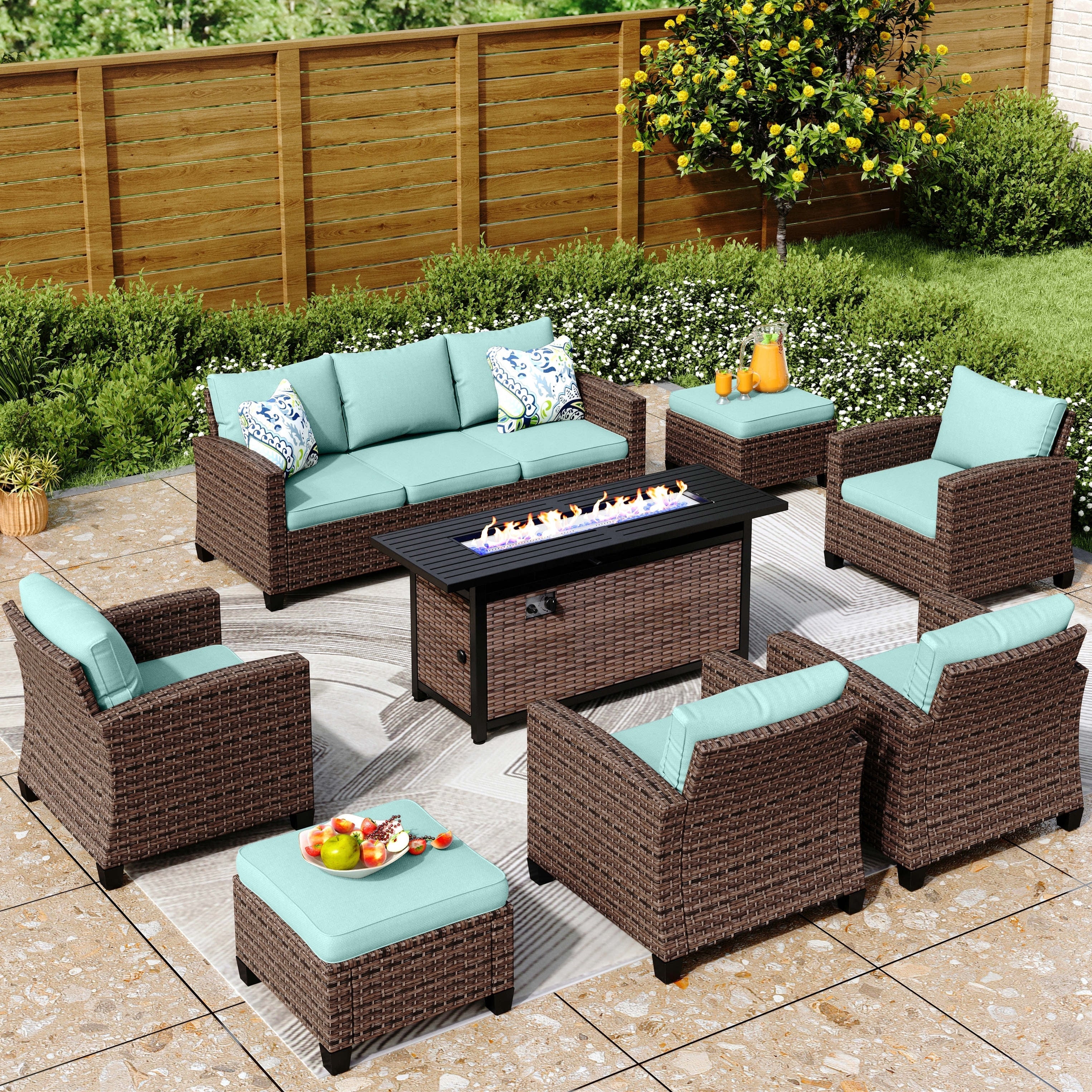 Ensemble de salon de jardin 7/9 places en rotin et osier avec canapé sectionnel à dossier haut et table pour foyer