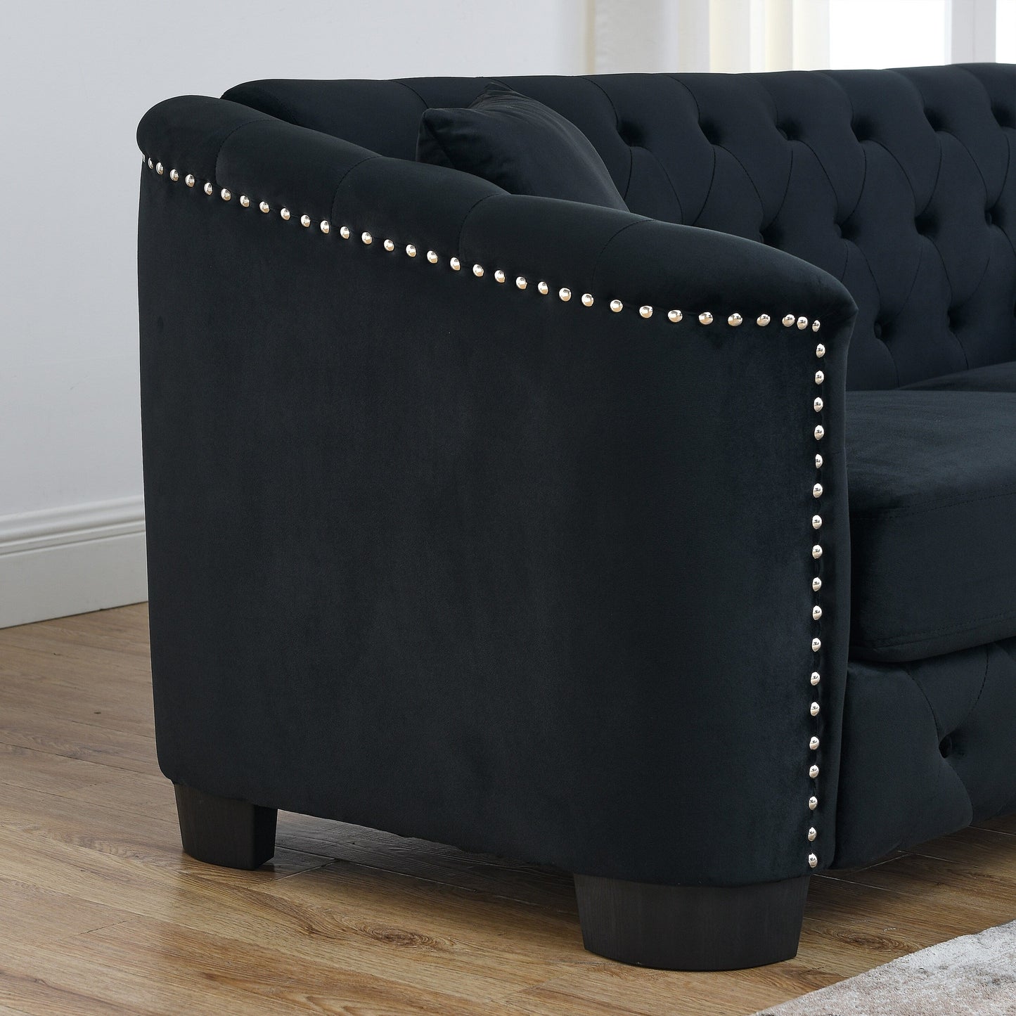 Canapé 3 places moderne en velours de 77 po avec dossiers capitonnés, garniture cloutée et 2 coussins