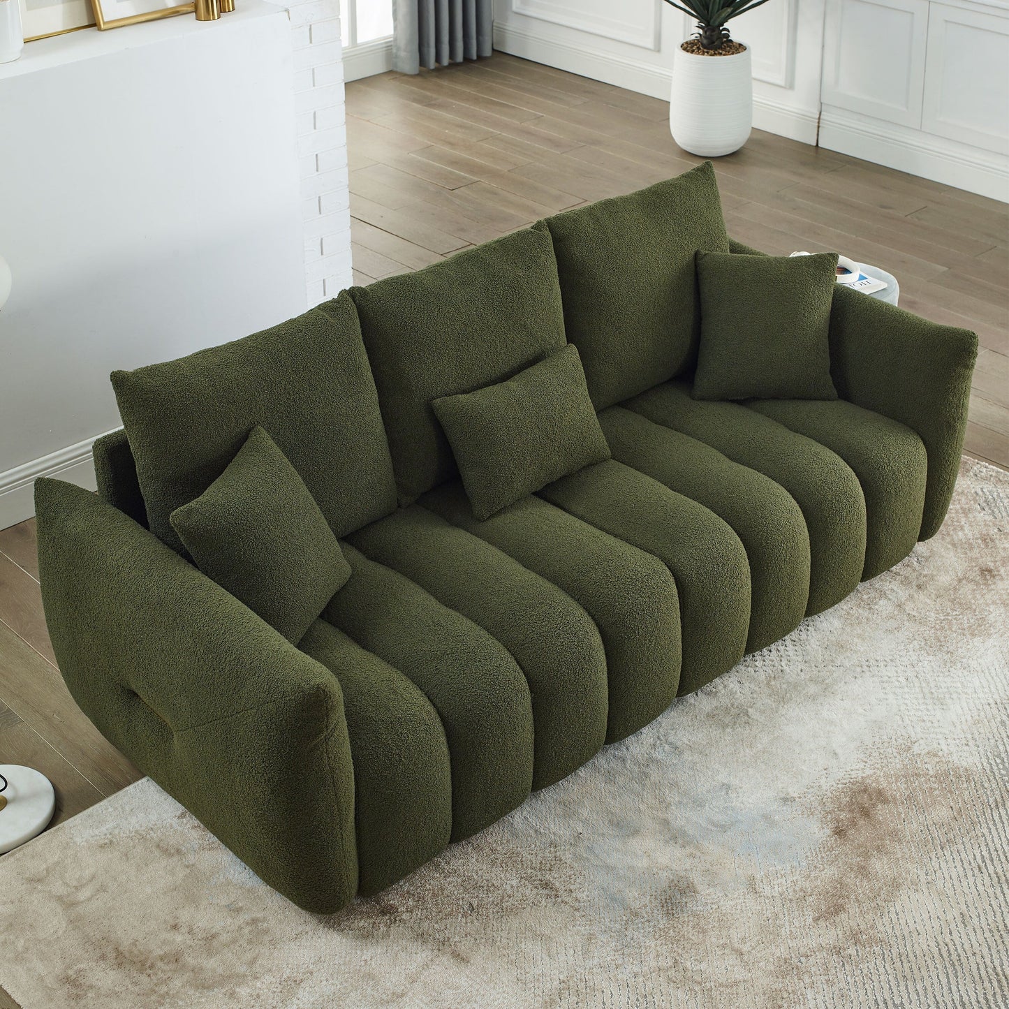 Canapé 3 places en tissu de 82 pouces avec coussins de dossier moelleux, cadre en bois massif et coussins en mousse confortables