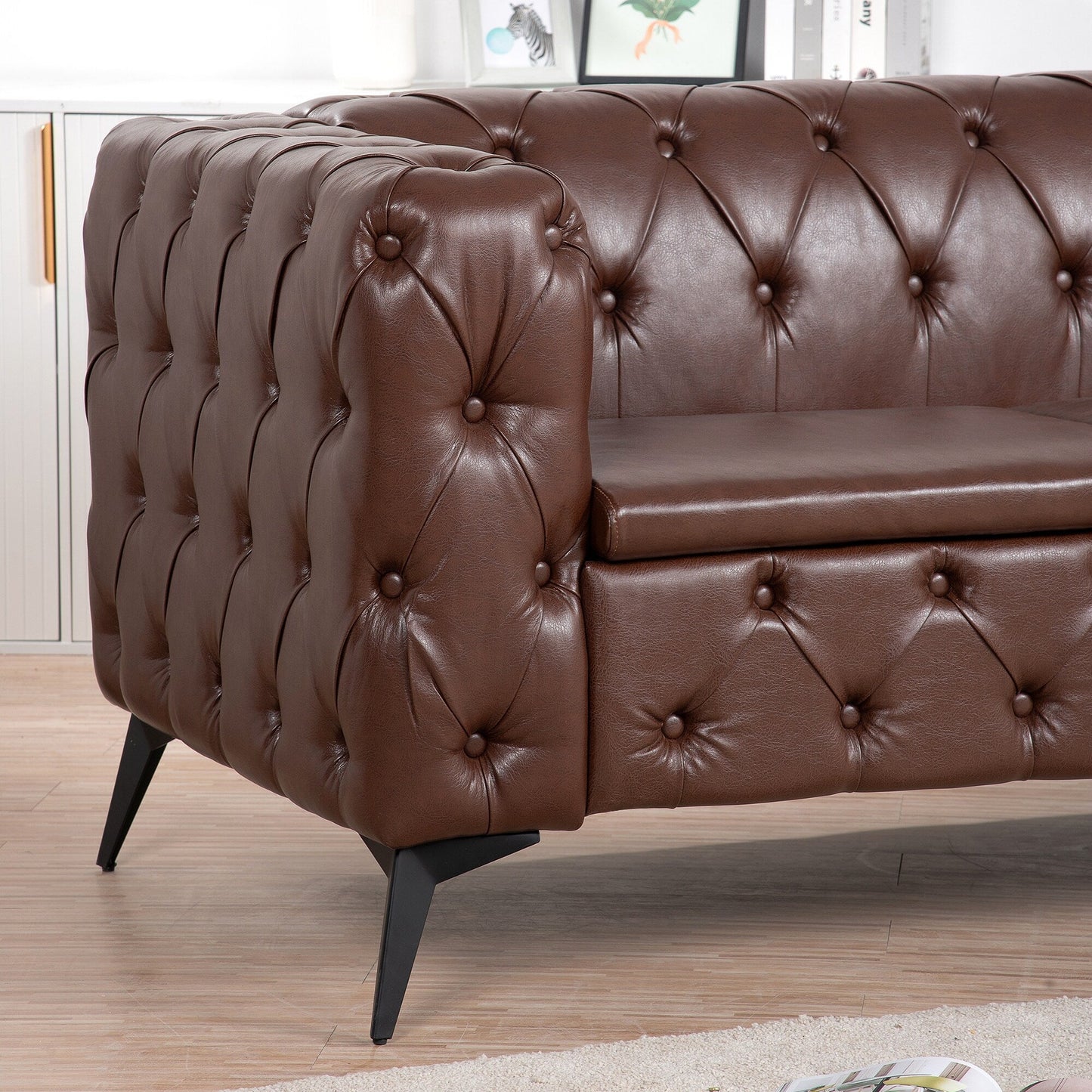 Canapé 3 places traditionnel en polyuréthane à accoudoirs carrés, avec coussins amovibles, assise à ressorts ensachés et base traîneau en fer, modèle 84.06