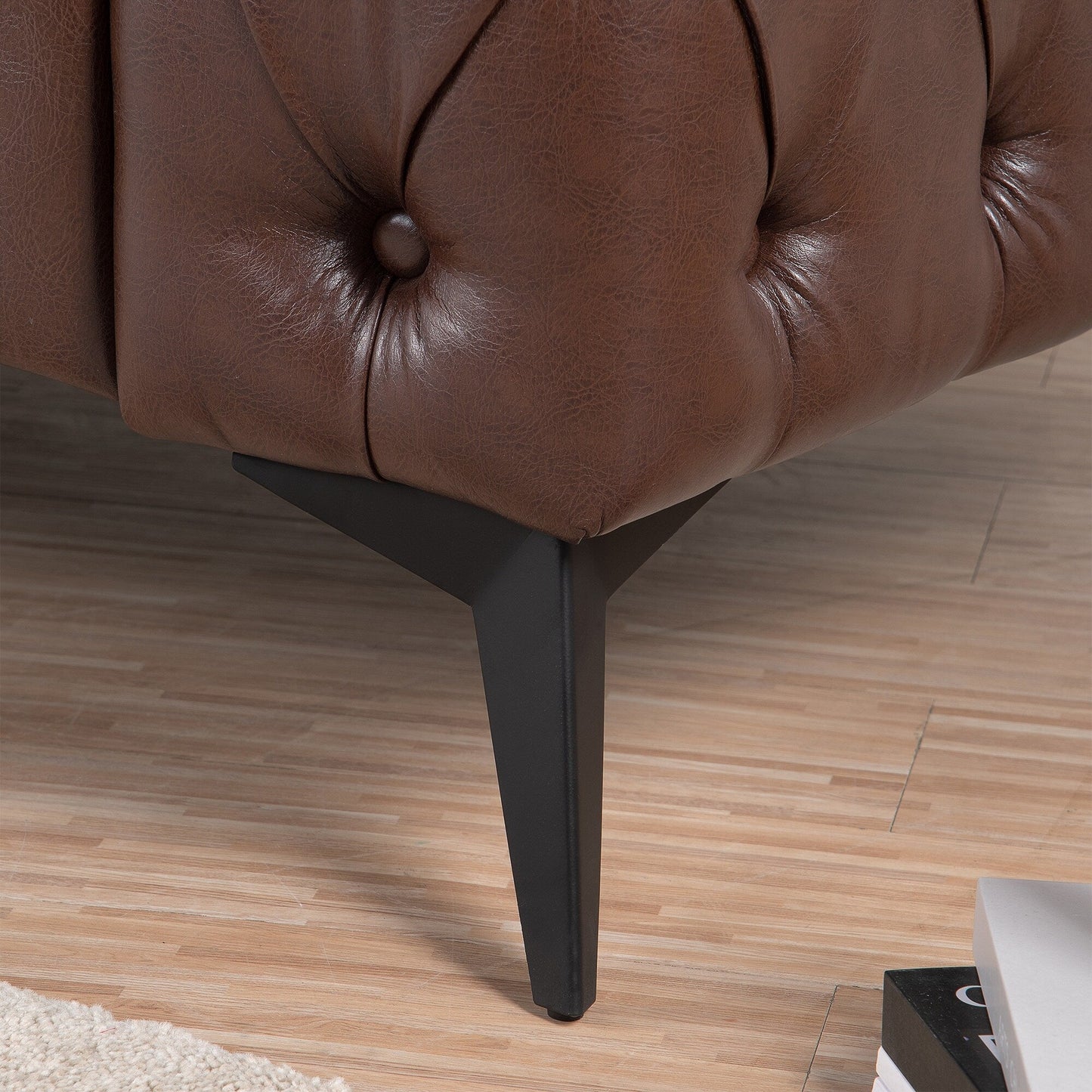 Canapé 3 places traditionnel en polyuréthane à accoudoirs carrés, avec coussins amovibles, assise à ressorts ensachés et base traîneau en fer, modèle 84.06