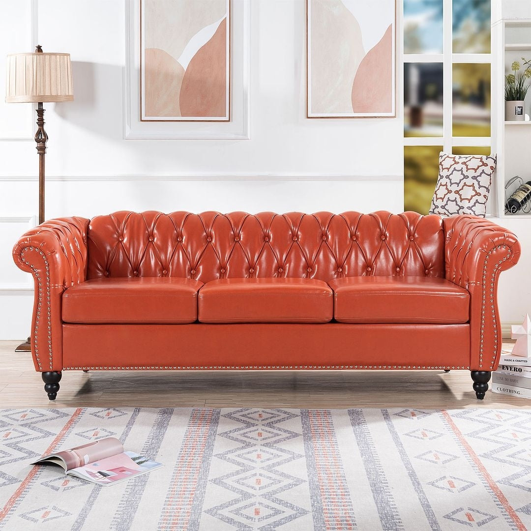 Canapé Chesterfield capitonné en similicuir avec accoudoirs roulés (84,65 po)