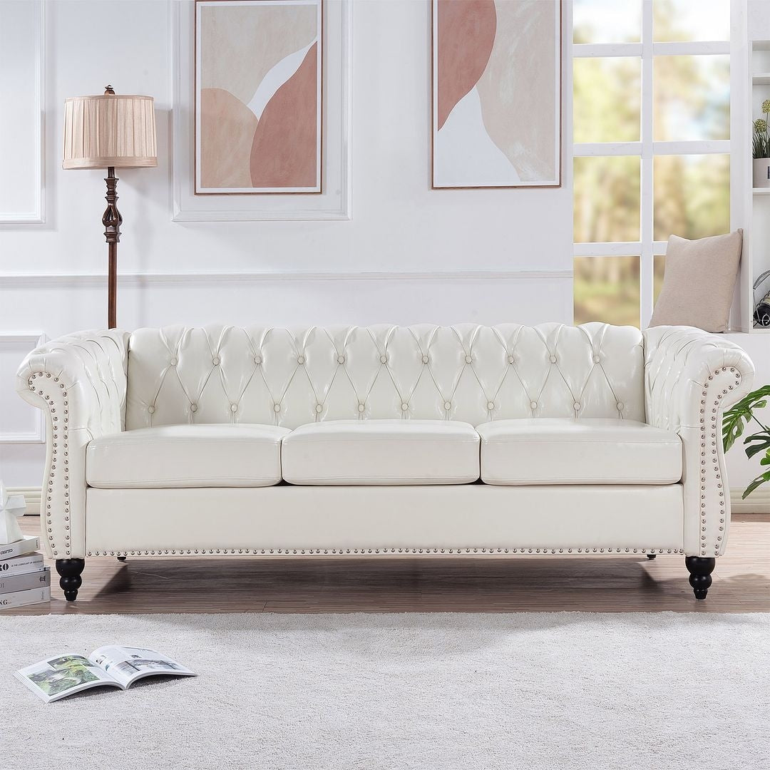 Canapé Chesterfield capitonné en similicuir avec accoudoirs roulés (84,65 po)