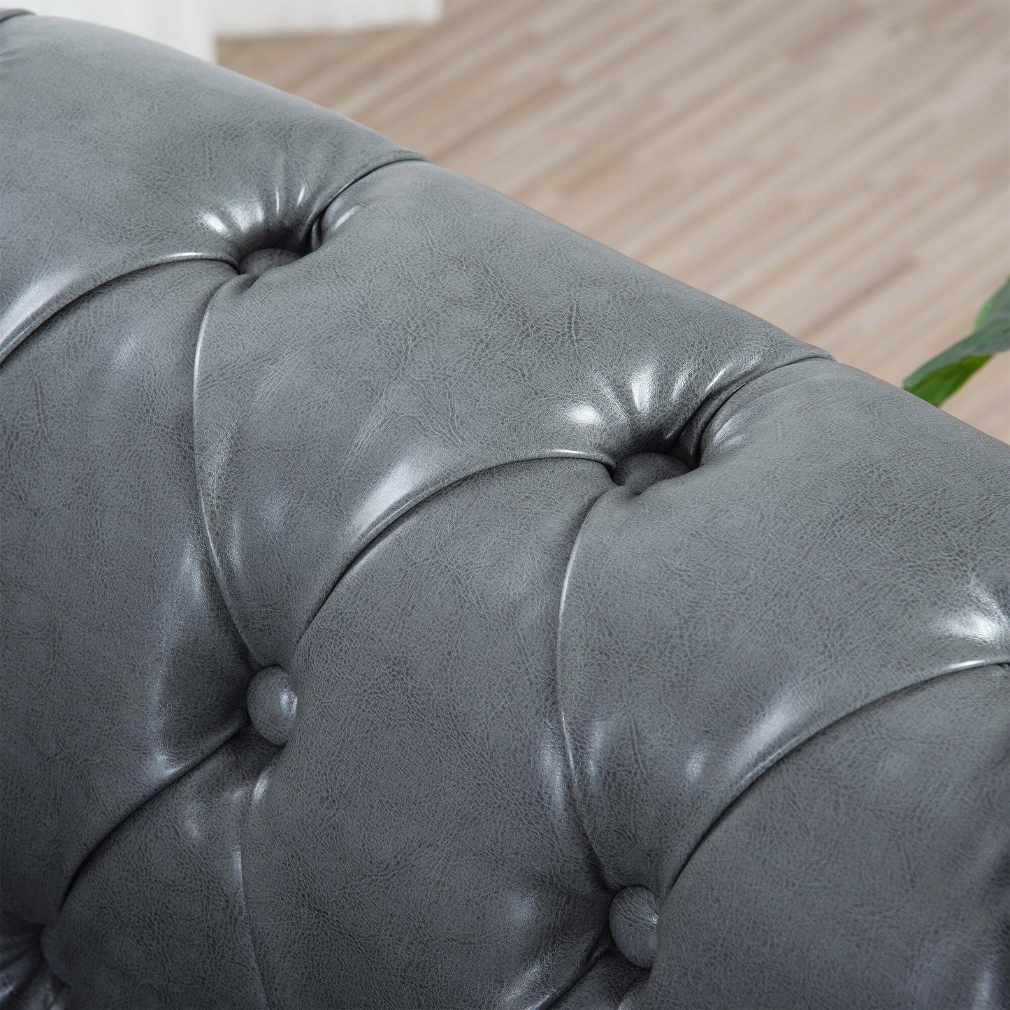 Canapé Chesterfield en cuir synthétique (3 places) avec accoudoirs roulés (84,65 $)