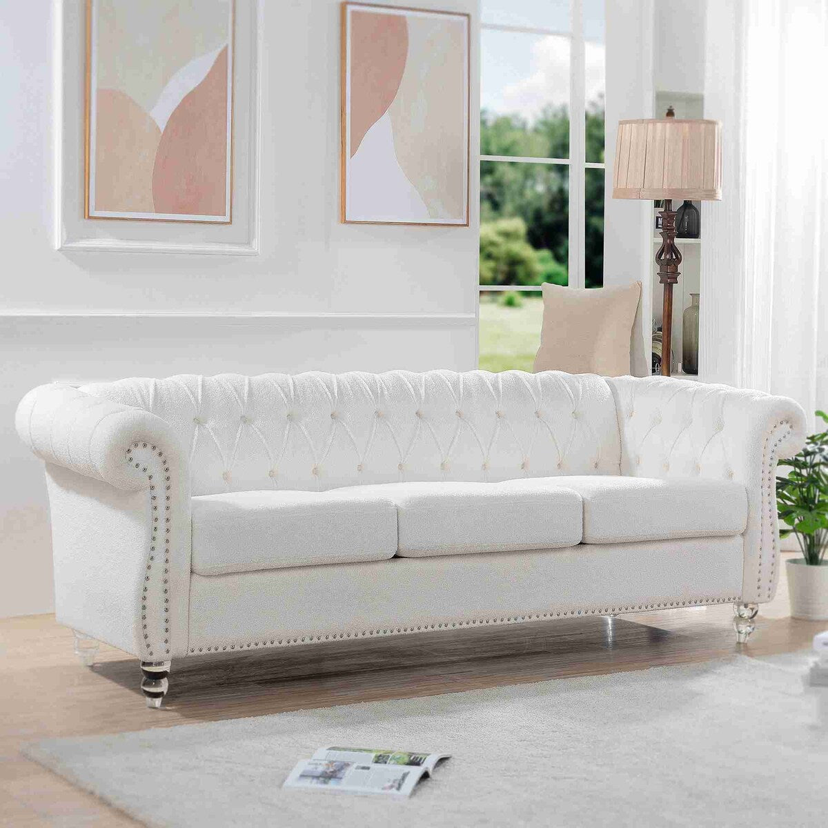 Canapé Chesterfield 3 places blanc à accoudoirs roulés