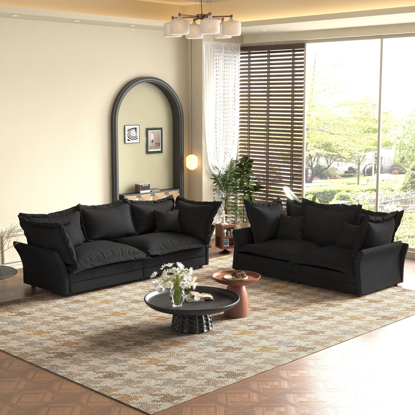 Canapés modernes à assise profonde avec plusieurs grands coussins moelleux
