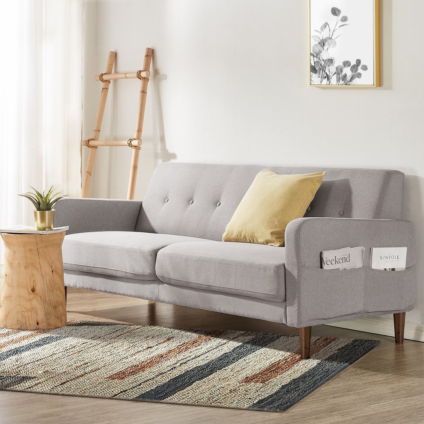 Canapé capitonné moderne ADAIR en lin avec poches pour accoudoirs par Crown Comfort