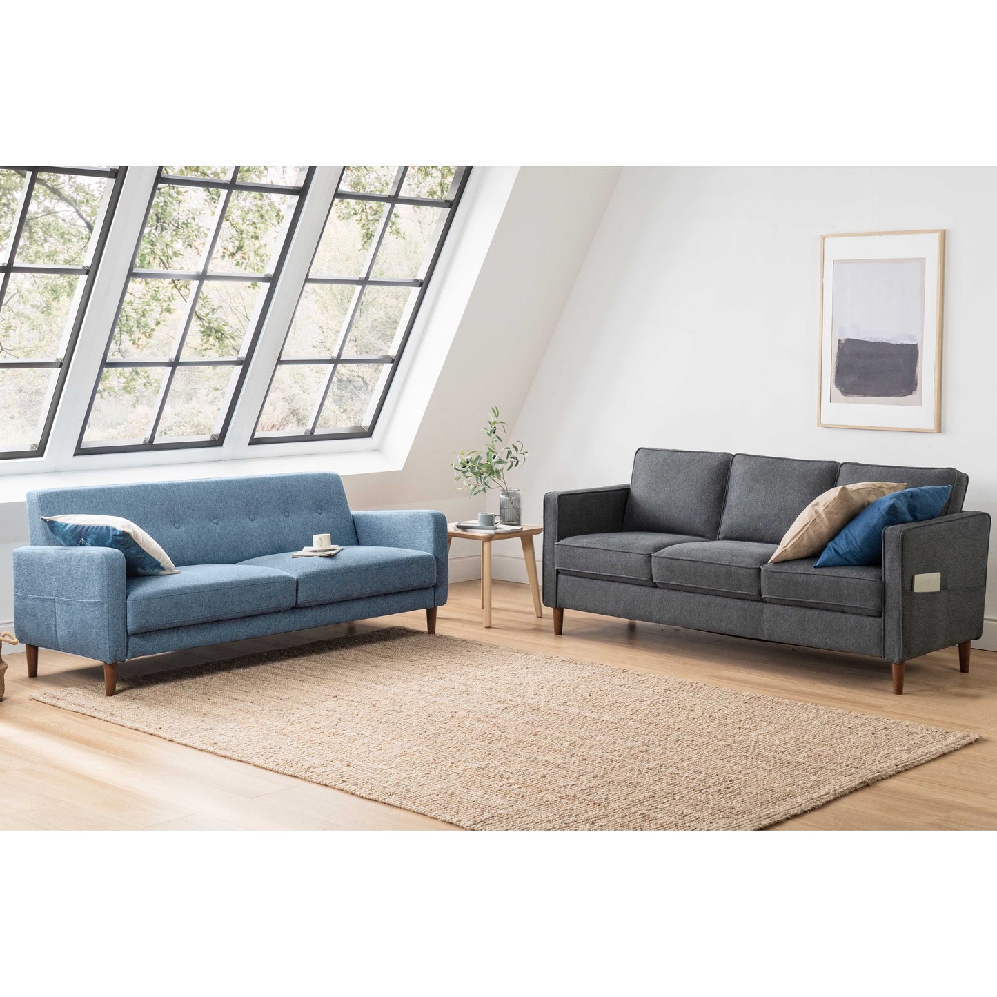 Canapé capitonné moderne ADAIR en lin avec poches pour accoudoirs par Crown Comfort
