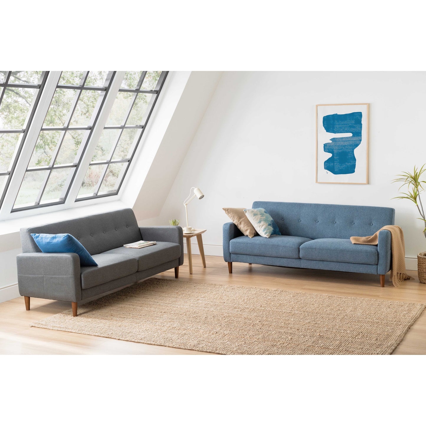 Canapé capitonné moderne ADAIR en lin avec poches pour accoudoirs par Crown Comfort