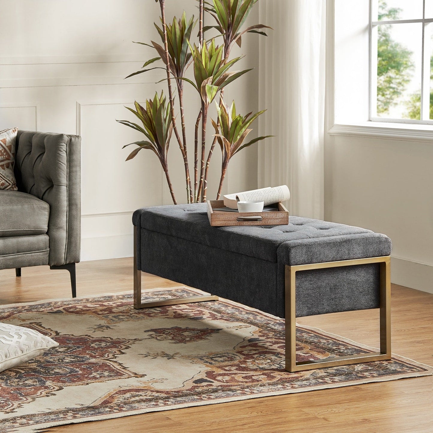 Banc de rangement moderne rembourré Alina avec pieds en métal par HULALA HOME