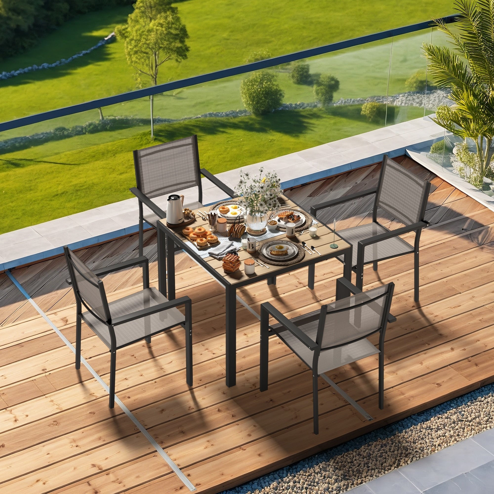 Ensemble de salle à manger d'extérieur avec table et chaises empilables en textilène, plateau de table en WPC durable 5 pièces et cadre antirouille pour patio
