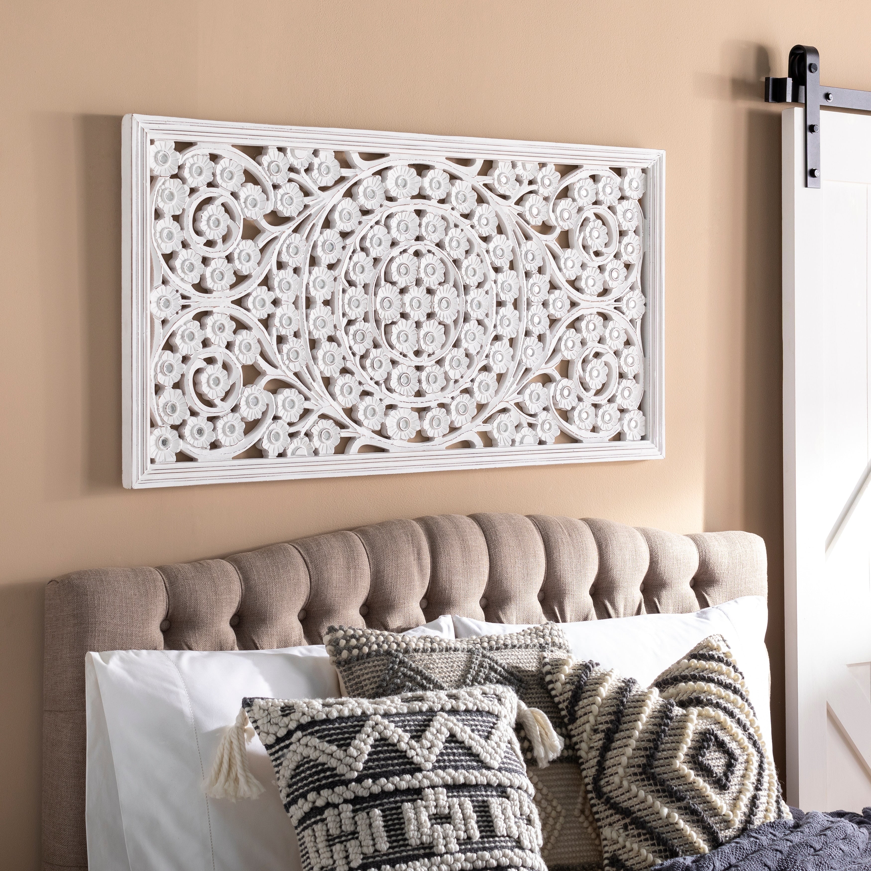 Panneau mural Allen blanc lavé sculpté à la main 48 x 28 pouces avec incrustation de miroir