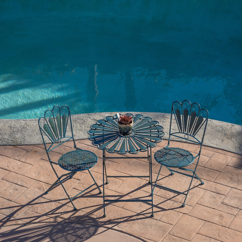 Ensemble bistrot rustique en métal 3 pièces pour intérieur/extérieur, motif plumes de paon, bleu clair, Alpine Corporation