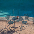 Ensemble bistrot rustique en métal 3 pièces pour intérieur/extérieur, motif plumes de paon, bleu clair, Alpine Corporation