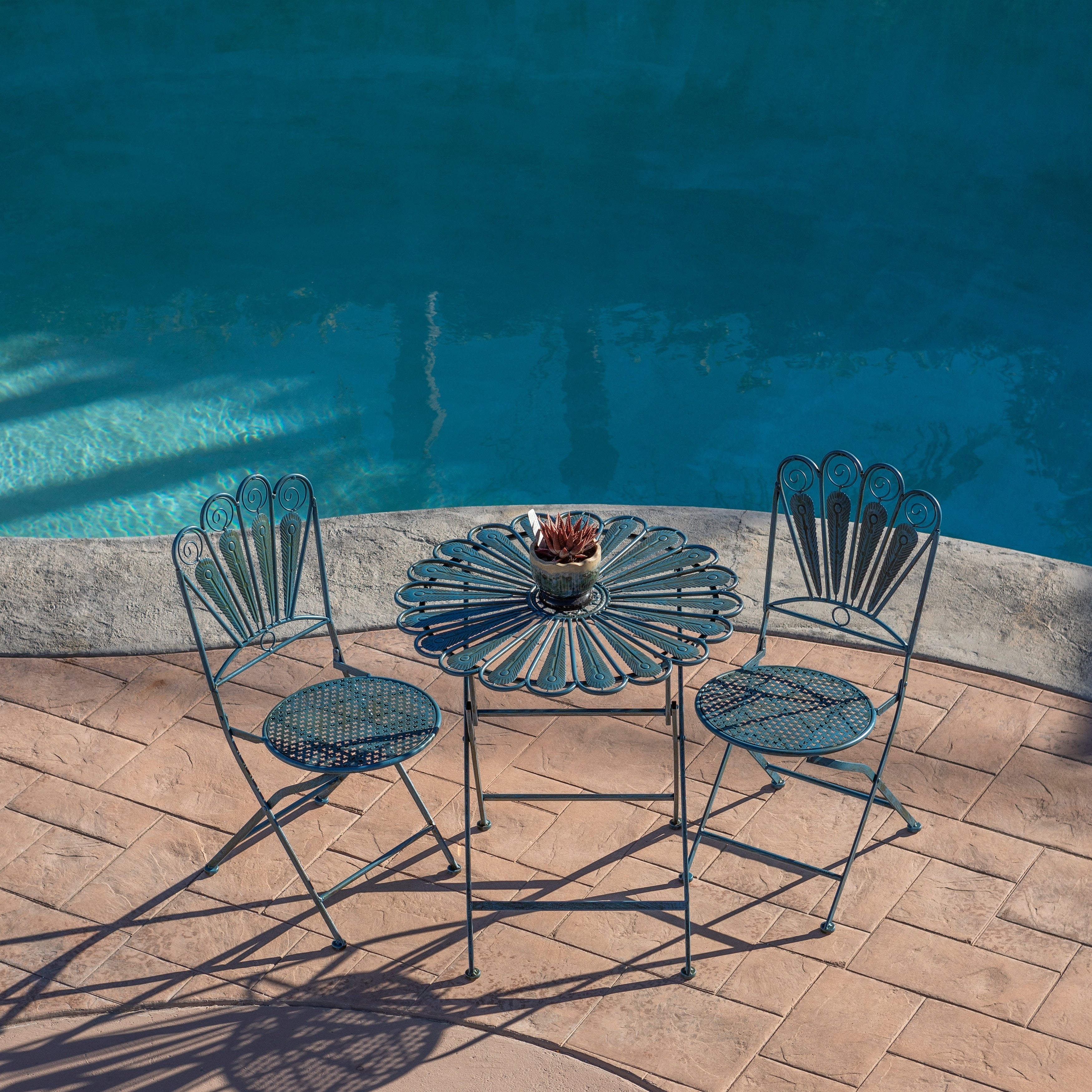 Ensemble bistrot rustique en métal 3 pièces pour intérieur/extérieur, motif plumes de paon, bleu clair, Alpine Corporation