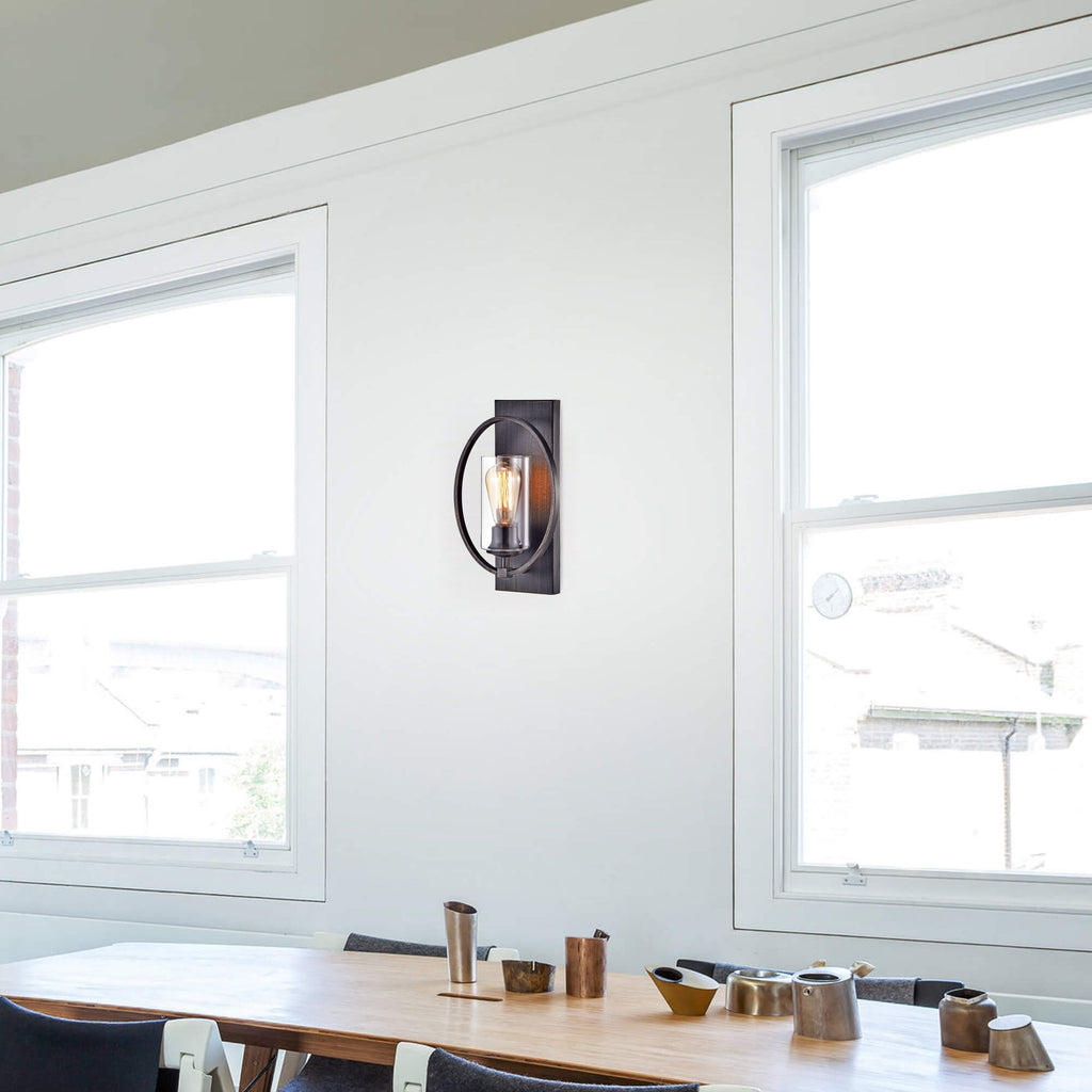 Applique murale simple Anastasia avec abat-jour en verre transparent