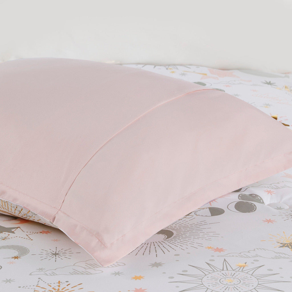 Parure de lit métallique avec coussin décoratif et motif ciel étoilé Ariella pour enfants au design intelligent