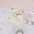 Parure de lit métallique avec coussin décoratif et motif ciel étoilé Ariella pour enfants au design intelligent