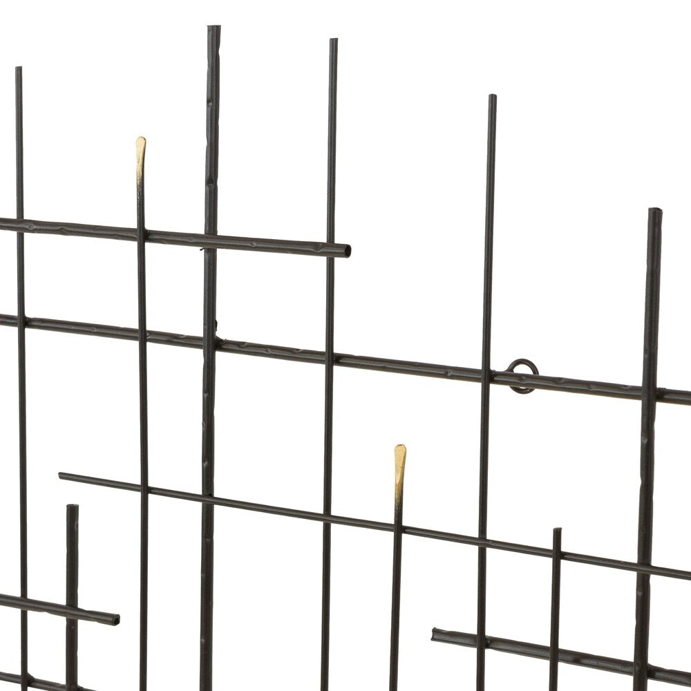 Décoration murale moderne en métal Carson Carrington Idakra - 28 H x 28 L x 1,5 P