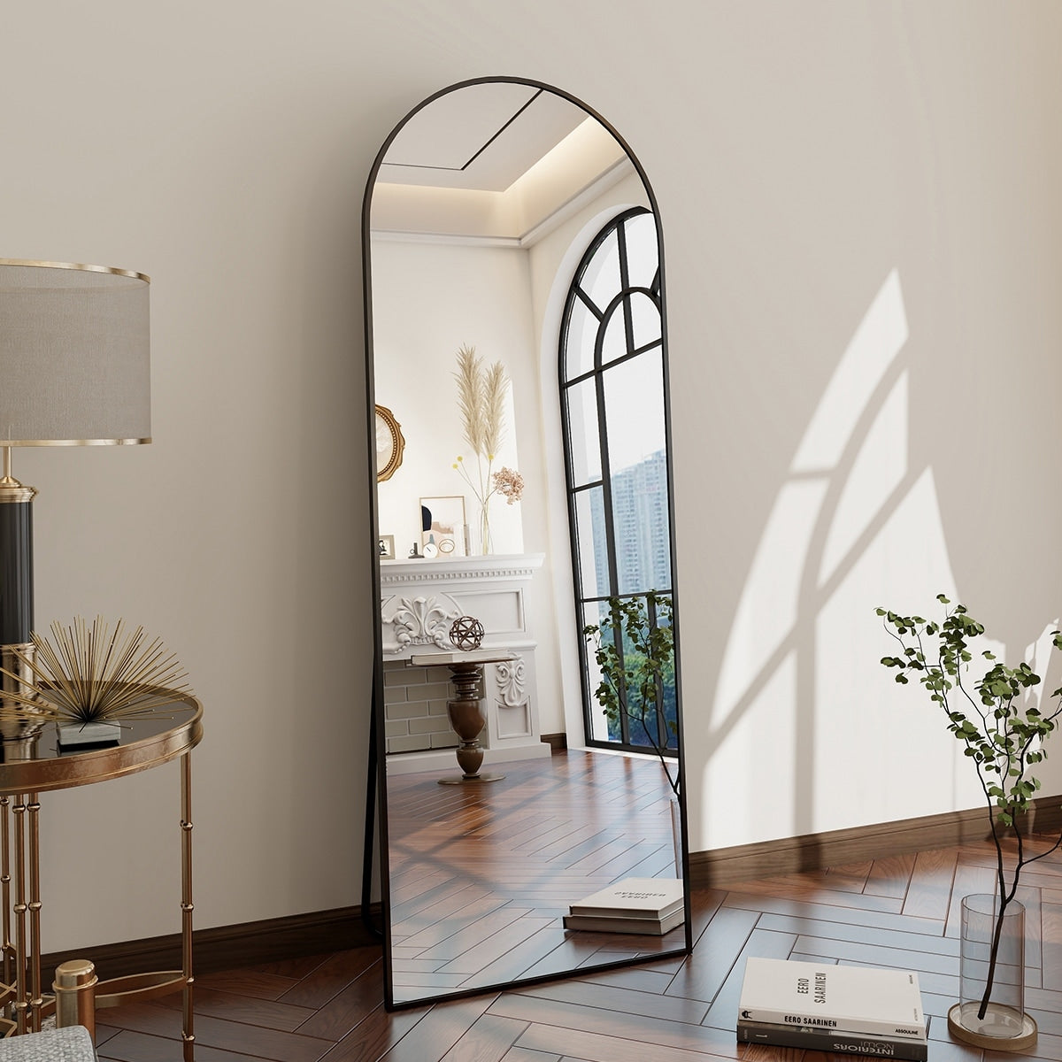 Miroir mural en forme d'arche en métal sur toute la longueur