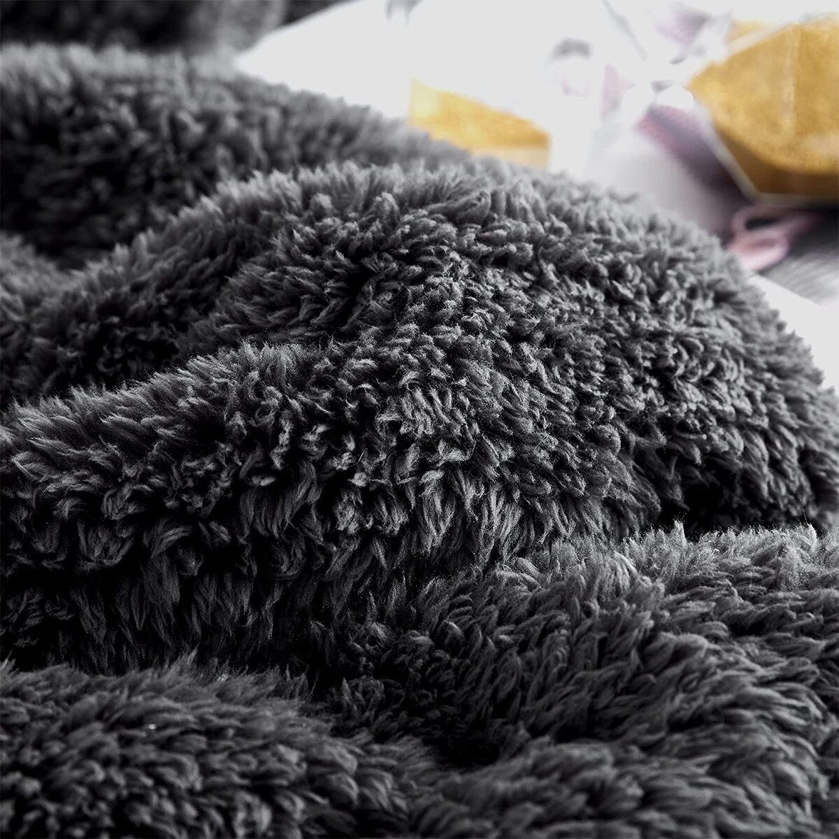 Couette surdimensionnée en peluche originale Coma Inducer® en charbon de bois