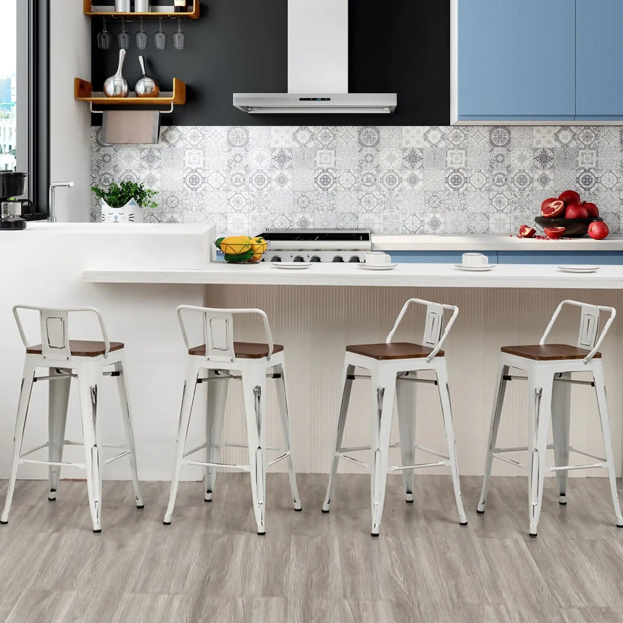 Lot de 4 tabourets de bar industriels en métal avec dossier et assise en bois