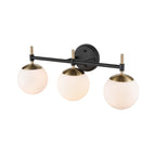 Luminaire de salle de bain à 3 lampes 929 Lighting, disponible en plusieurs finitions et avec abat-jour en verre opale