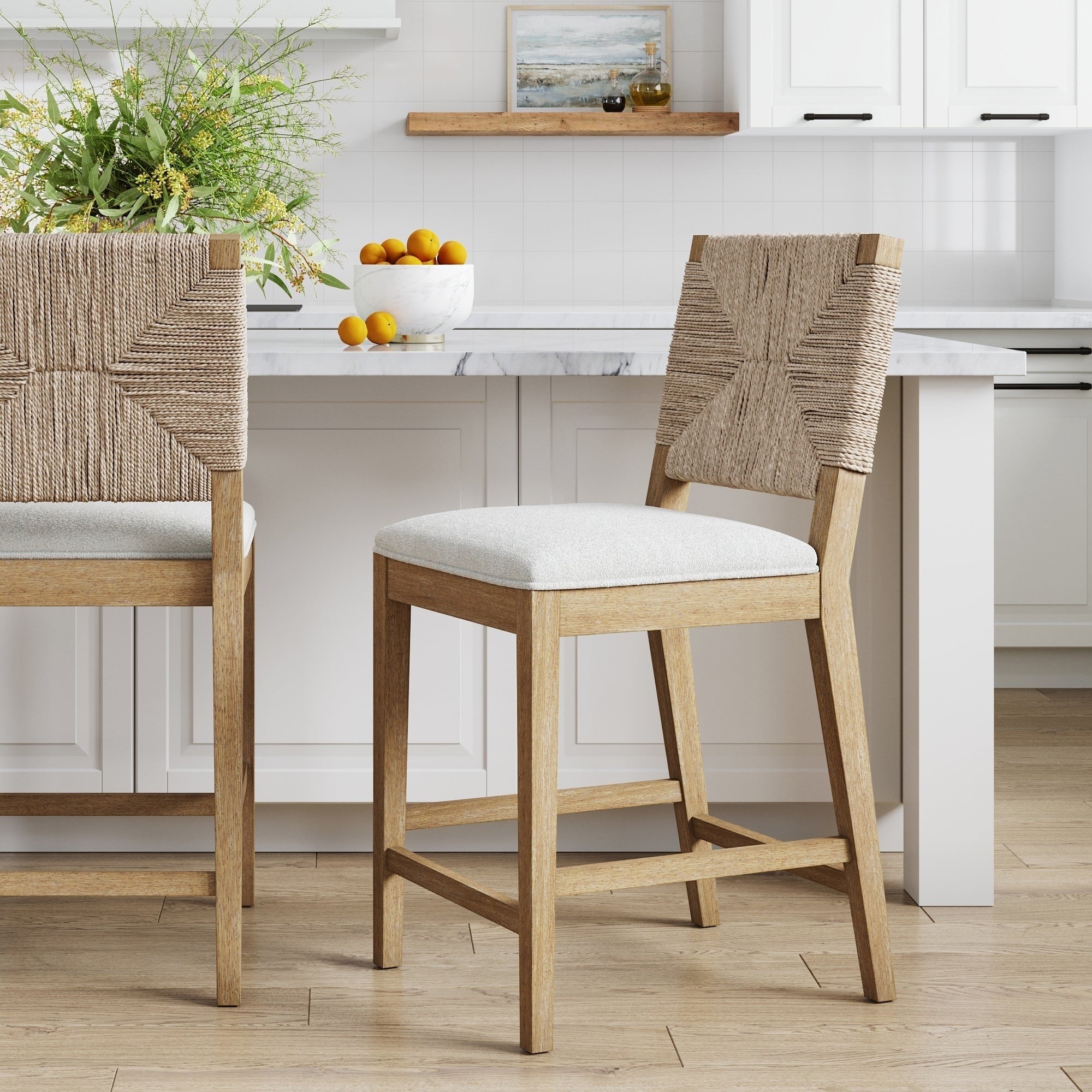 Tabouret de bar Beacon Bohemian Boucle, chaise de comptoir rembourrée avec cadre en bois massif et dossier en jonc de mer tressé