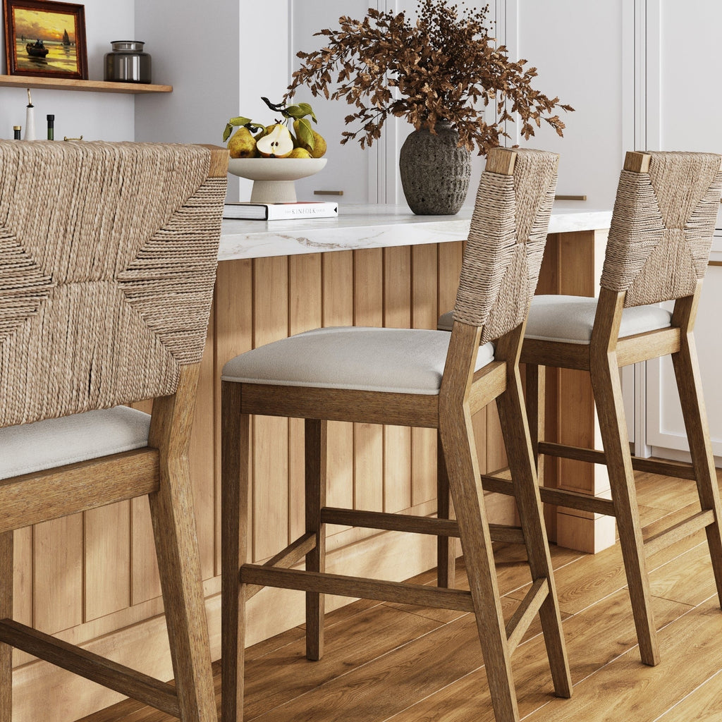 Tabouret de bar Beacon Bohemian Boucle, chaise de comptoir rembourrée avec cadre en bois massif et dossier en jonc de mer tressé