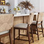 Tabouret de bar Beacon Bohemian Boucle, chaise de comptoir rembourrée avec cadre en bois massif et dossier en jonc de mer tressé