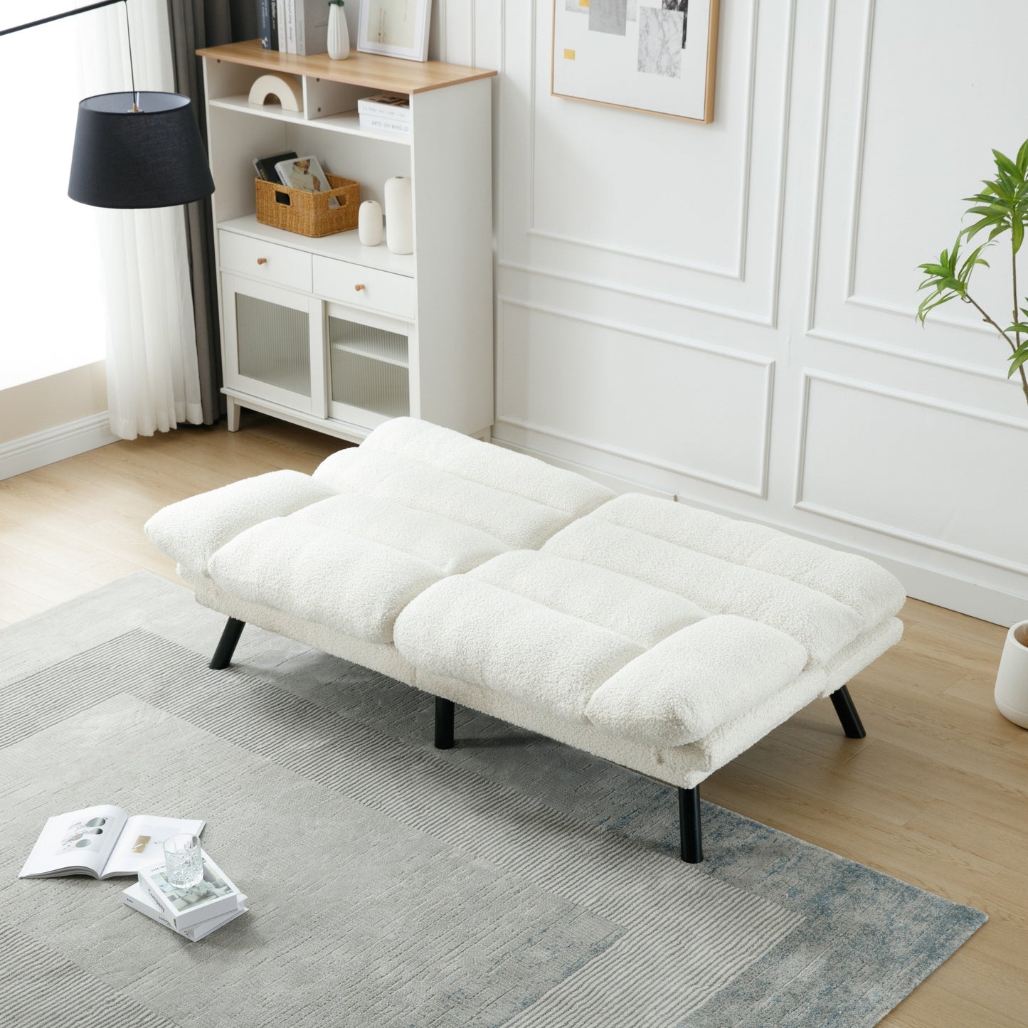 Meubles de chambre, meubles de salon, canapé avec coussin épais, canapé-lit, canapé-lit avec pieds en métal.