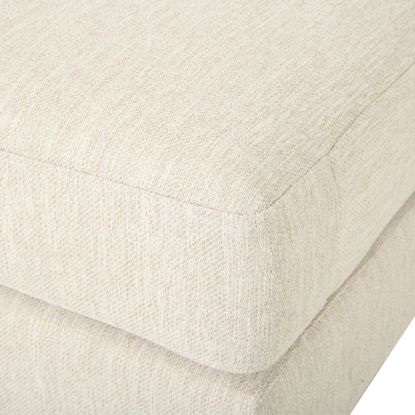 Canapé 3 places beige avec pieds en bois et deux coussins