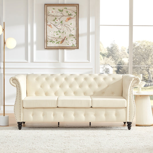 Canapé Chesterfield 3 places en lin beige de 78,7 po avec accoudoirs roulés capitonnés, garniture cloutée et pieds tournés en bois