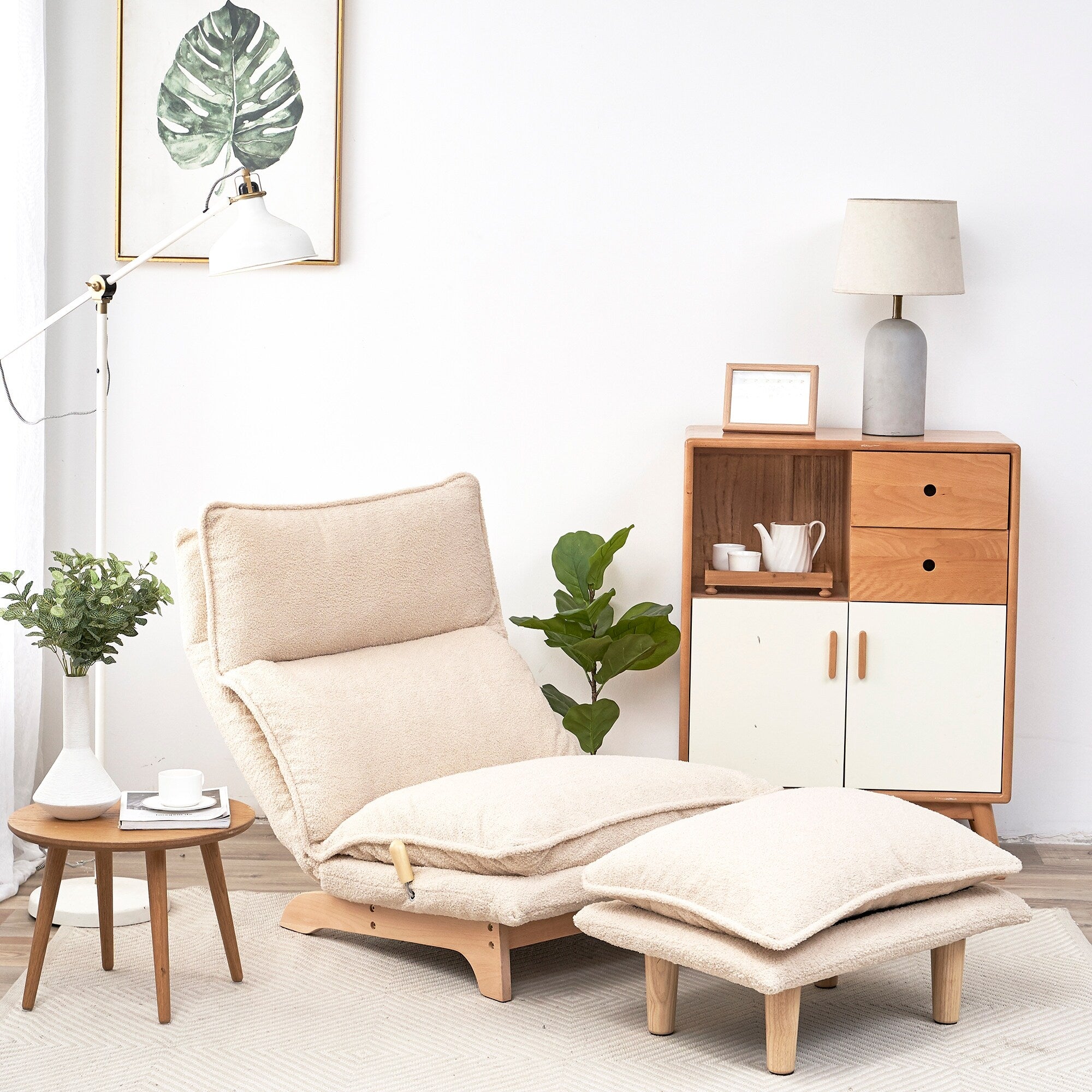 Fauteuil inclinable manuel sans accoudoirs rembourré beige avec pouf, appui-tête et dossier réglables, position à plat à 180°