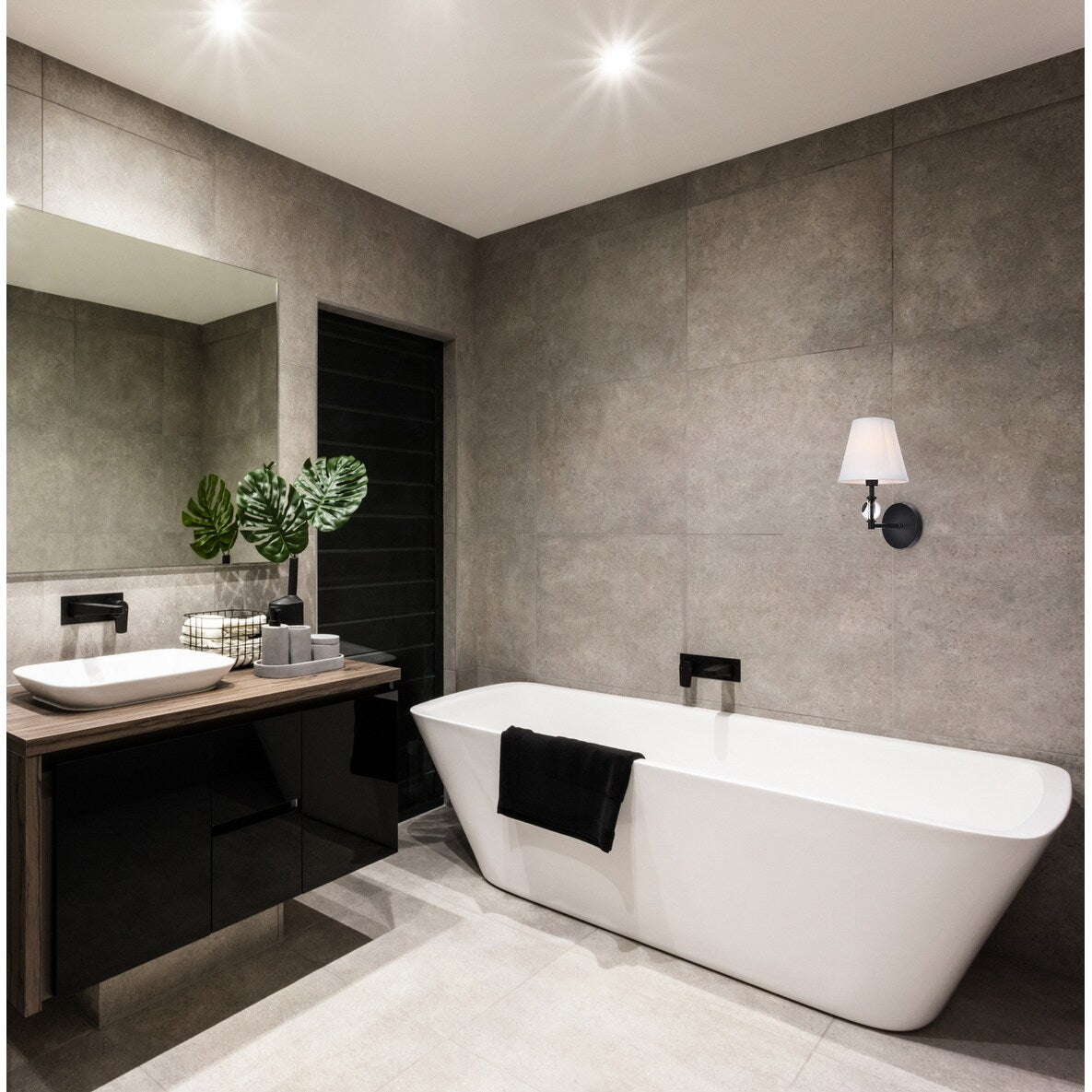 Applique de salle de bain Bella 1 lumière avec abat-jour en tissu blanc