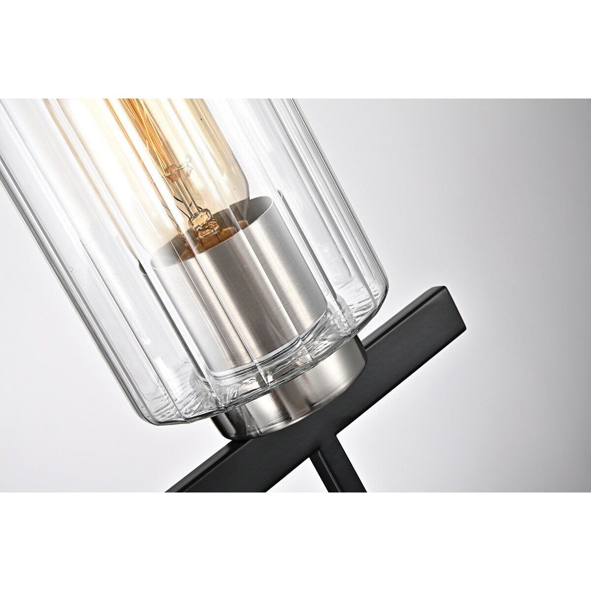 Meuble-lavabo noir et nickel brossé à 3 lumières avec abat-jour en verre biseauté transparent