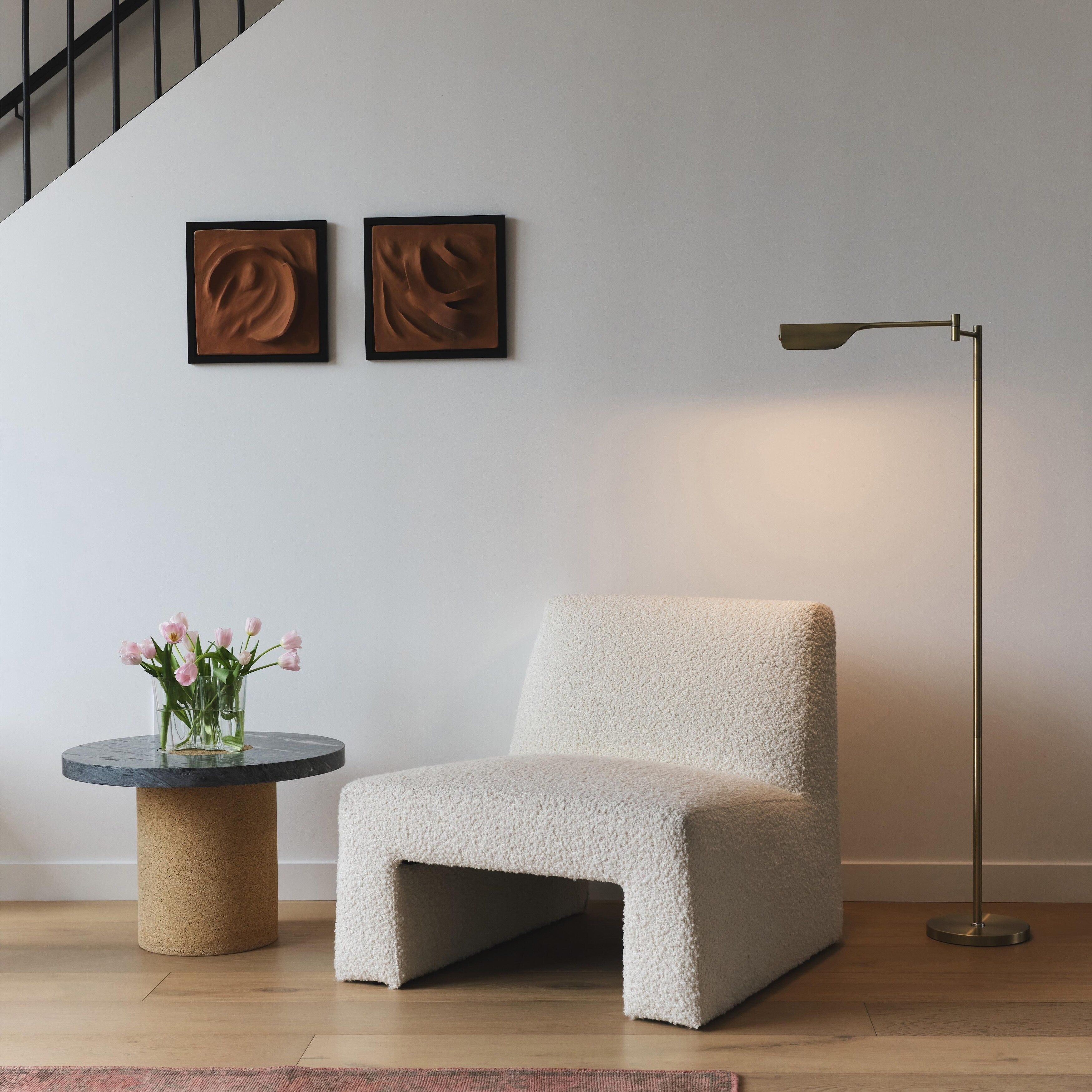 Lampadaire industriel Brightech Leaf de 53 po à DEL à intensité variable à 3 voies avec abat-jour empire en métal laiton