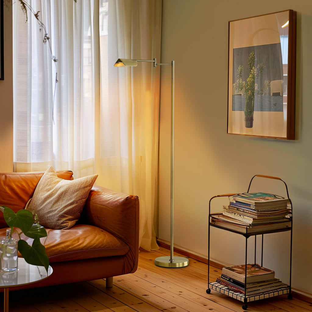 Lampadaire industriel Brightech Leaf de 53 po à DEL à intensité variable à 3 voies avec abat-jour empire en métal laiton