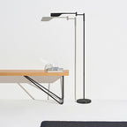 Lampadaire industriel Brightech Leaf de 53 po à DEL à intensité variable à 3 voies avec abat-jour empire en métal laiton