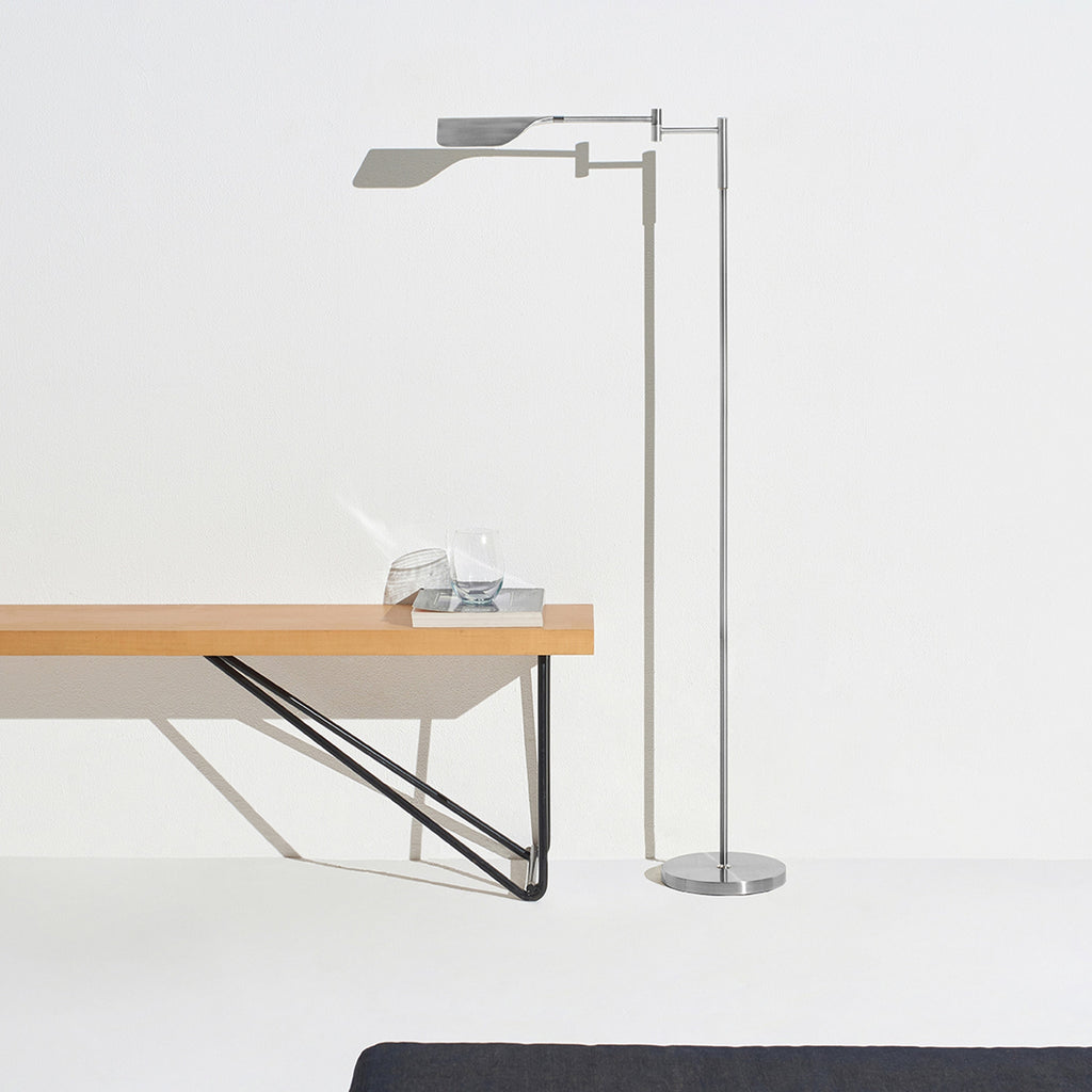 Lampadaire industriel Brightech Leaf de 53 po à DEL à intensité variable à 3 voies avec abat-jour empire en métal laiton