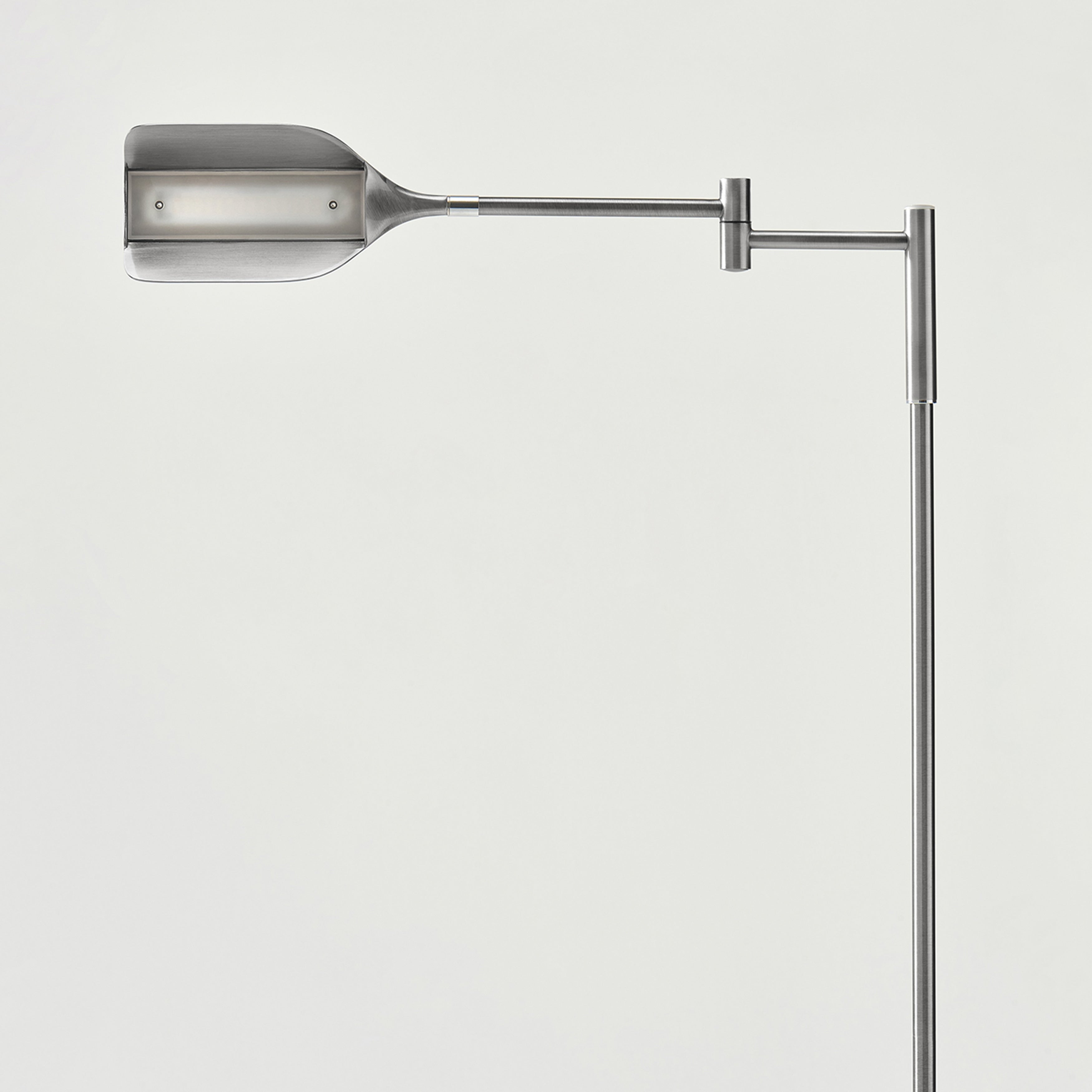 Lampadaire industriel Brightech Leaf de 53 po à DEL à intensité variable à 3 voies avec abat-jour empire en métal laiton
