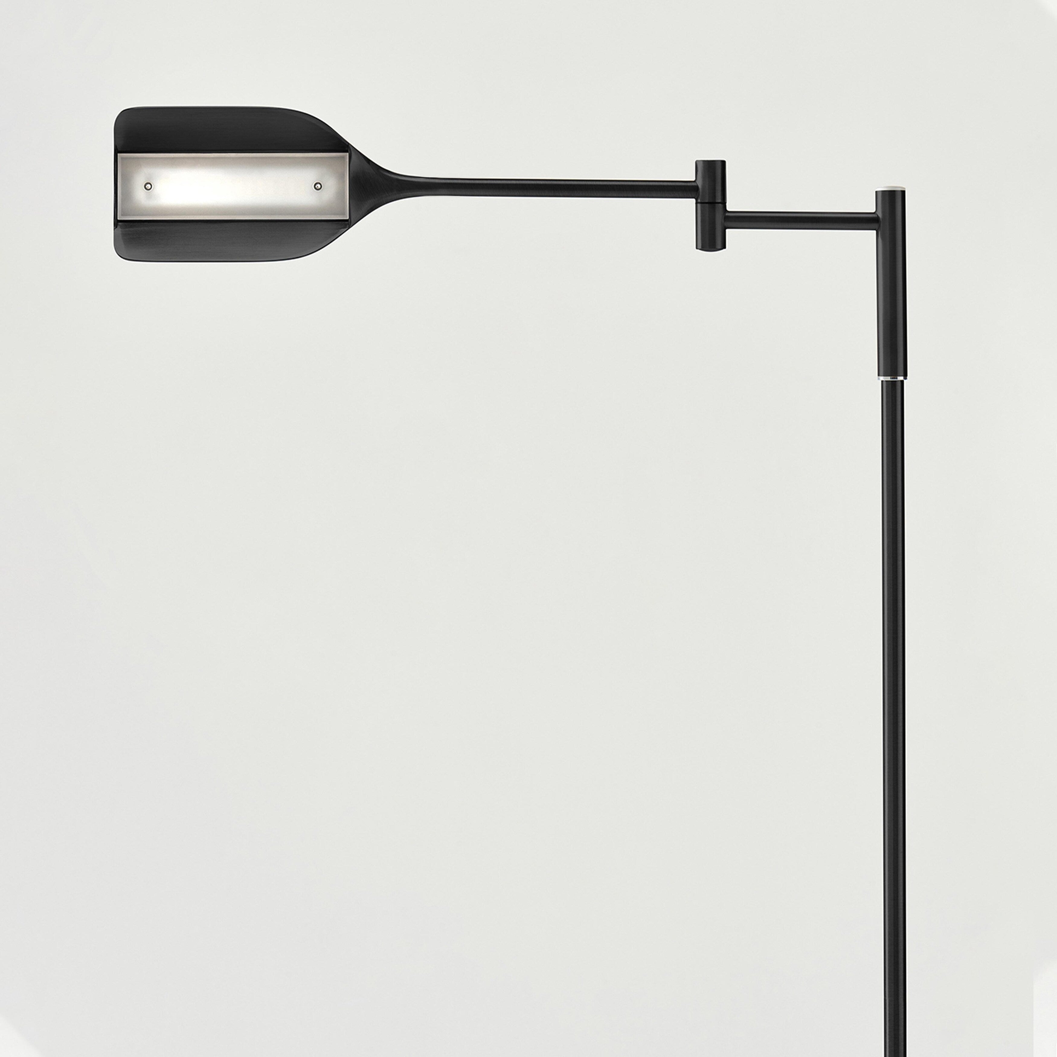 Lampadaire industriel Brightech Leaf de 53 po à DEL à intensité variable à 3 voies avec abat-jour empire en métal laiton