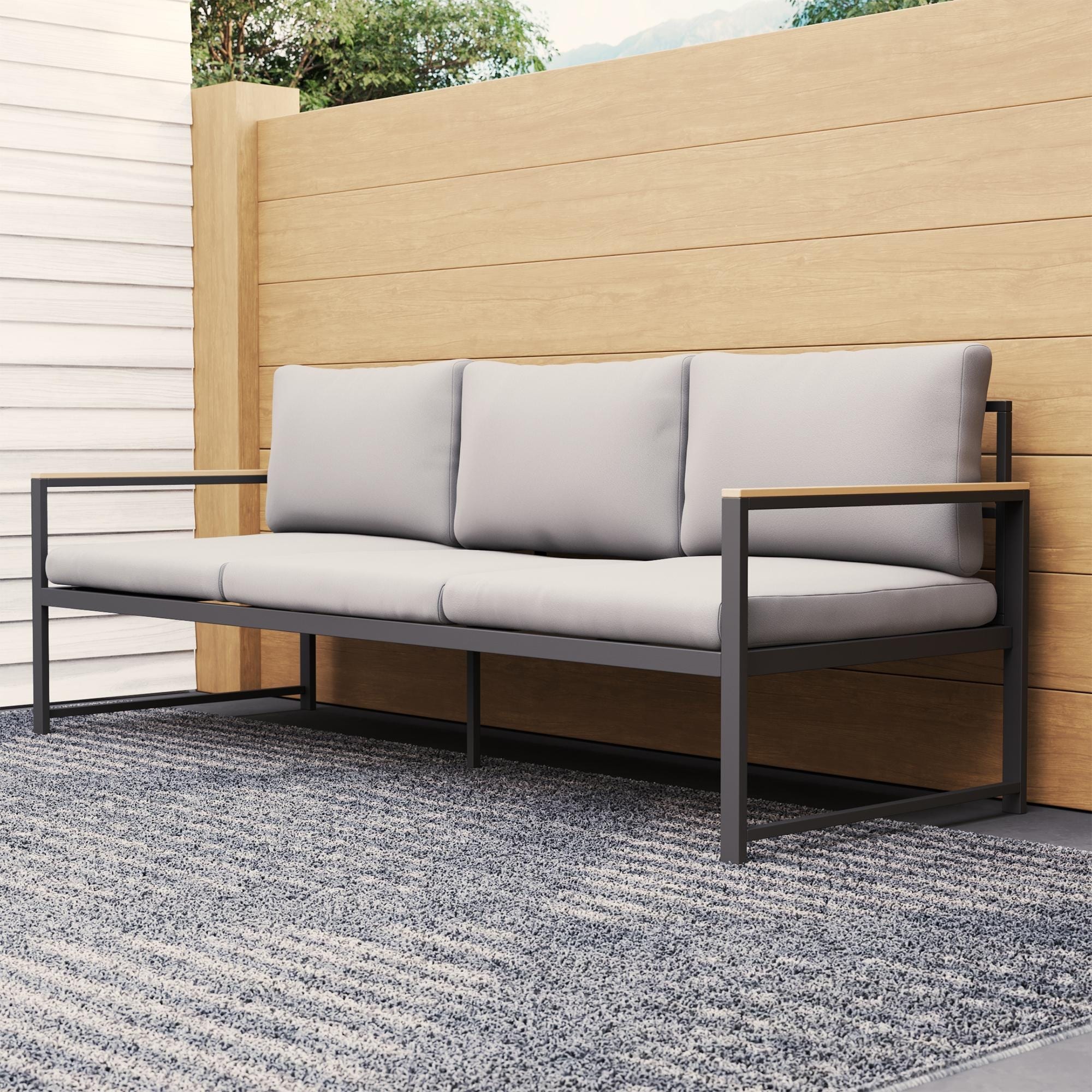 Chaise d'appoint d'extérieur en métal Brookside Meg avec coussins