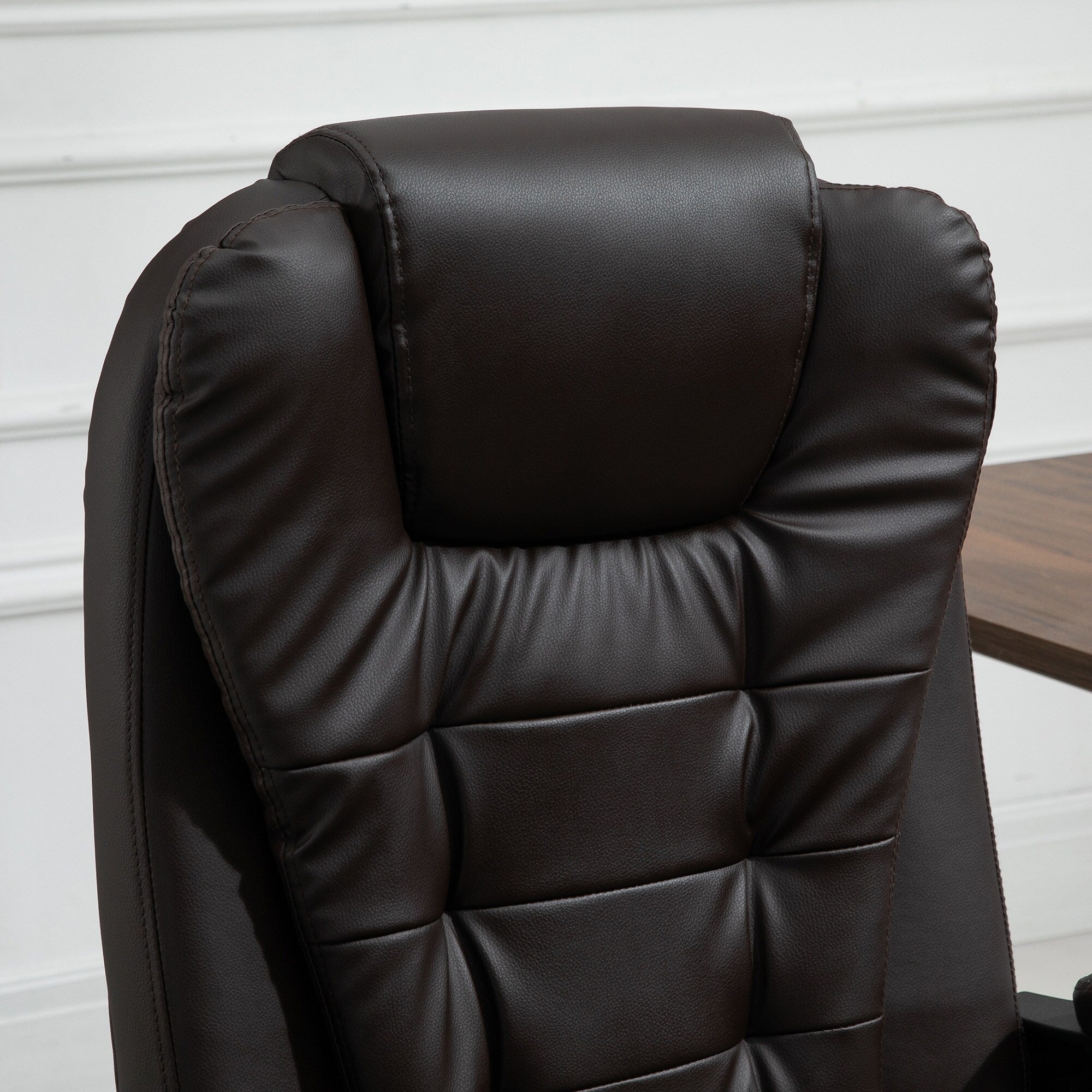 Fauteuil de bureau inclinable pivotant à 360° en cuir synthétique marron avec massage vibrant à 7 points, repose-pieds, soutien lombaire et hauteur réglable